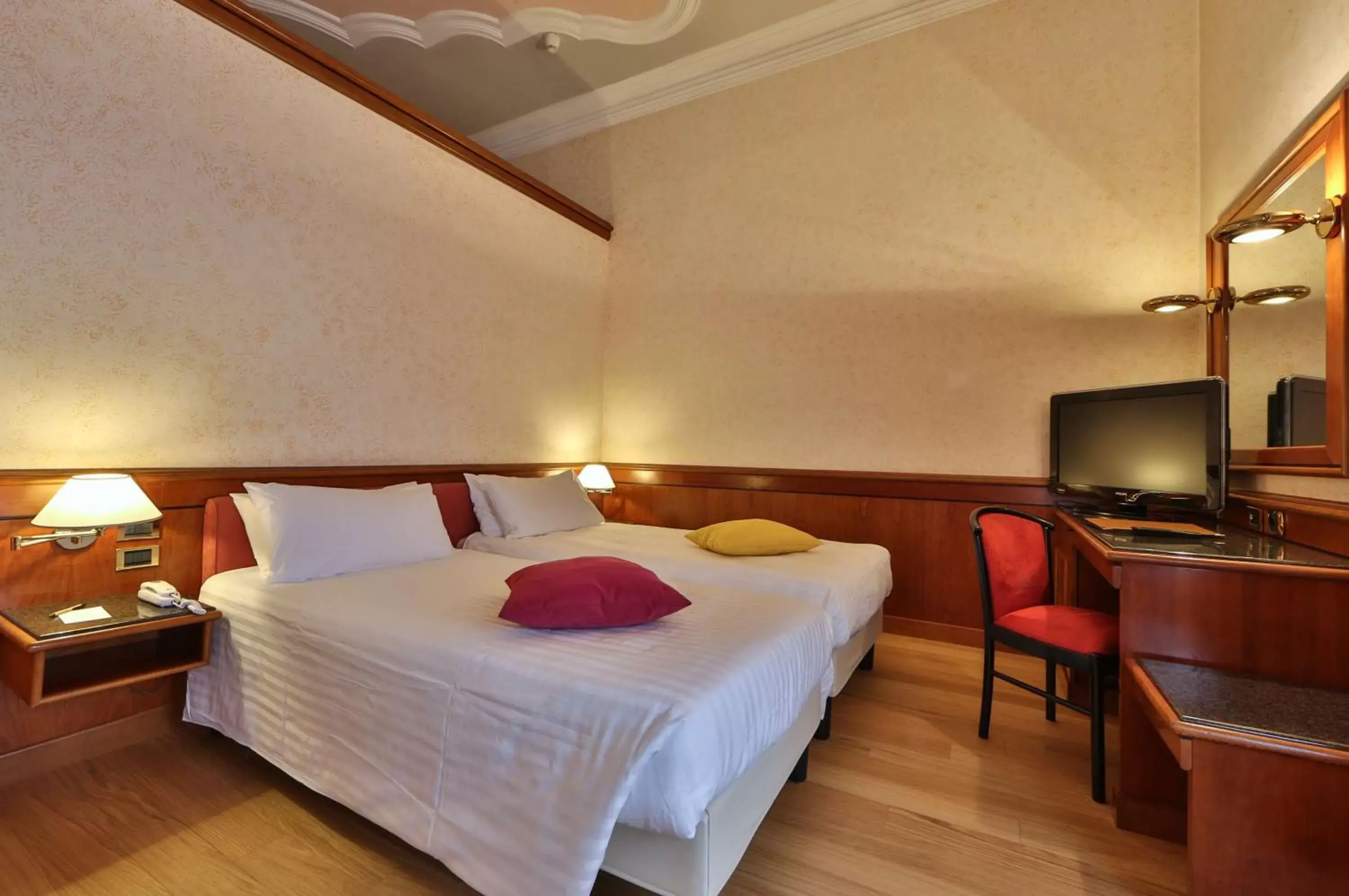 TV and multimedia, Bed in Best Western Hotel Moderno Verdi