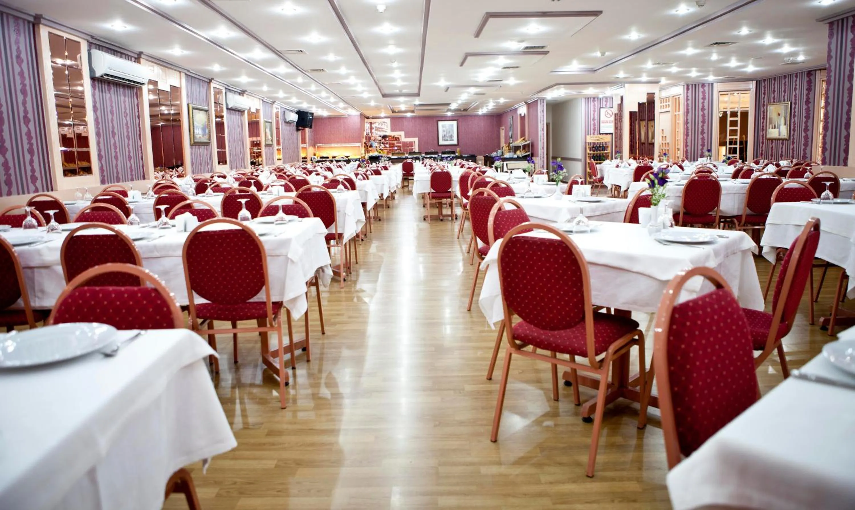 Restaurant/places to eat in Sergah Hotel