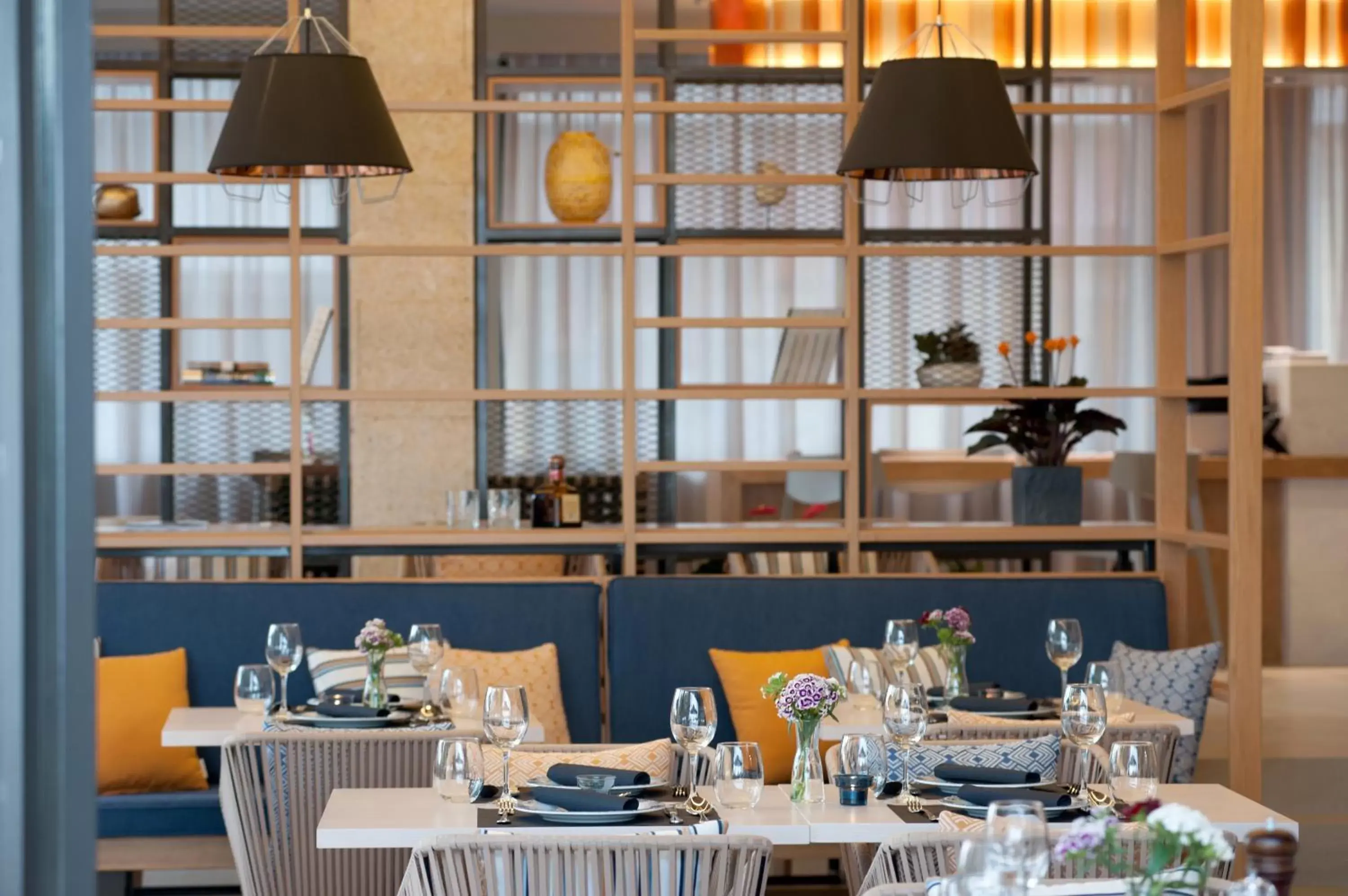 Property building, Restaurant/Places to Eat in Seasabelle Hotel near Athens Airport