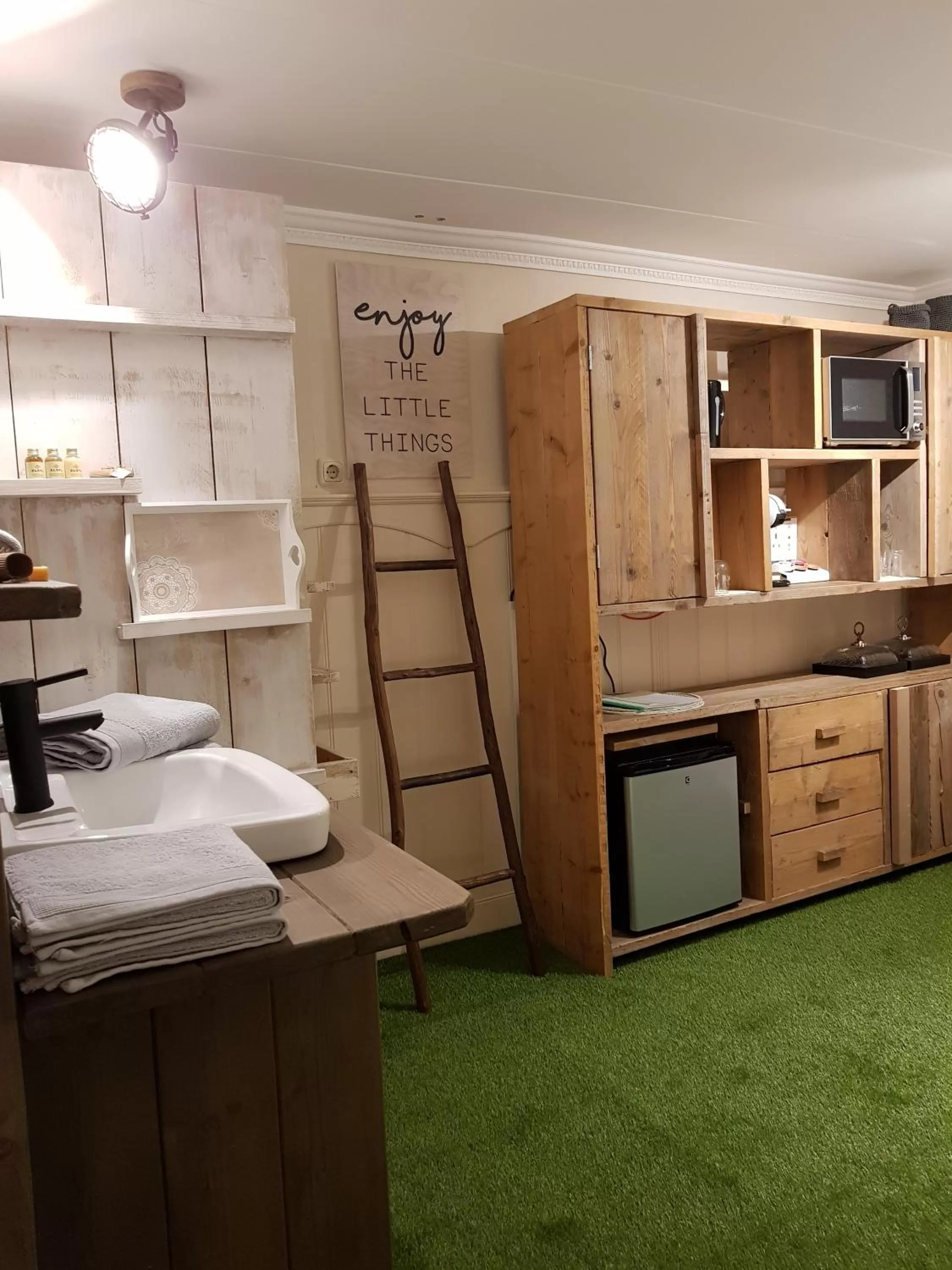 Decorative detail in B&B Usselo Klein, fijn en uniek!