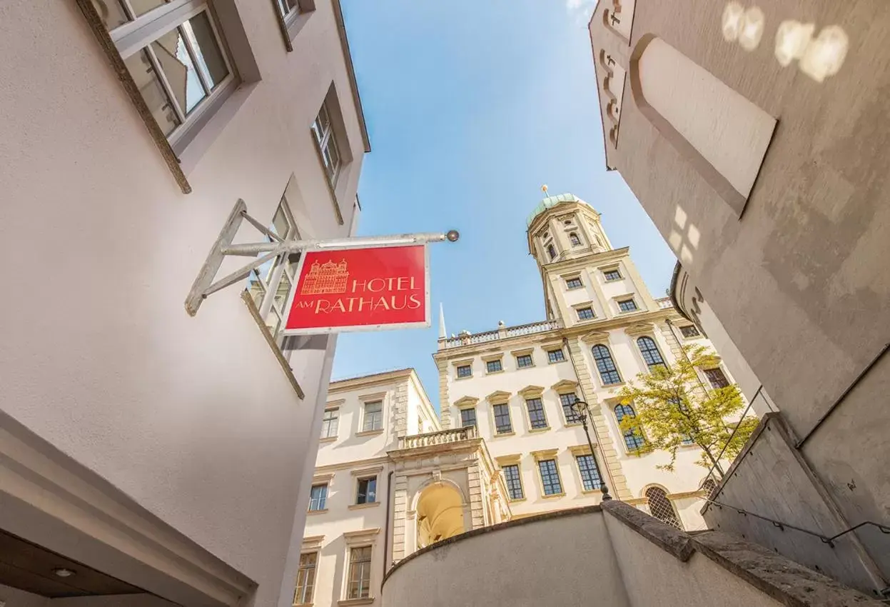 Facade/entrance in Hotel am Rathaus