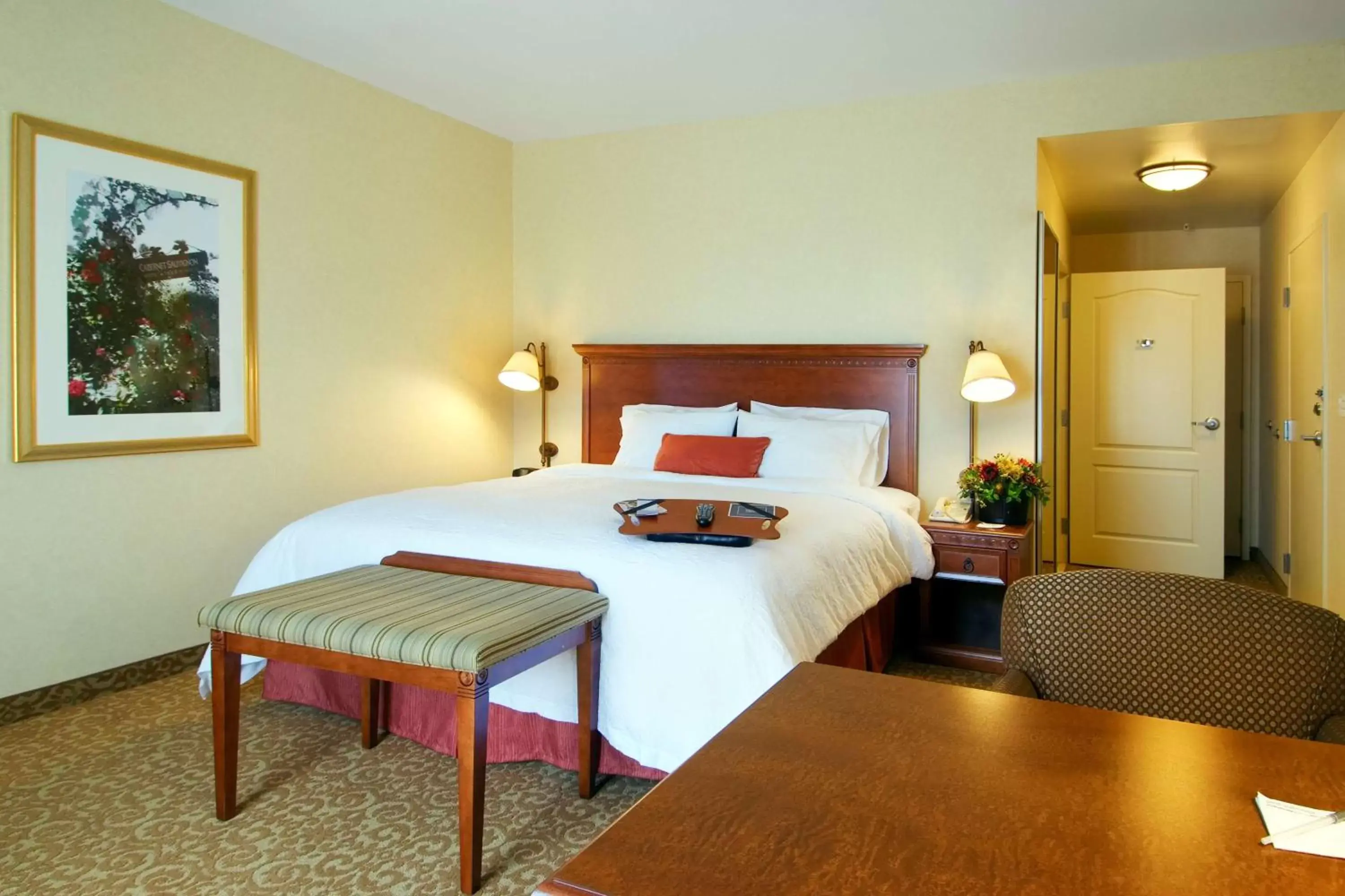 Bed in Hampton Inn & Suites Lodi