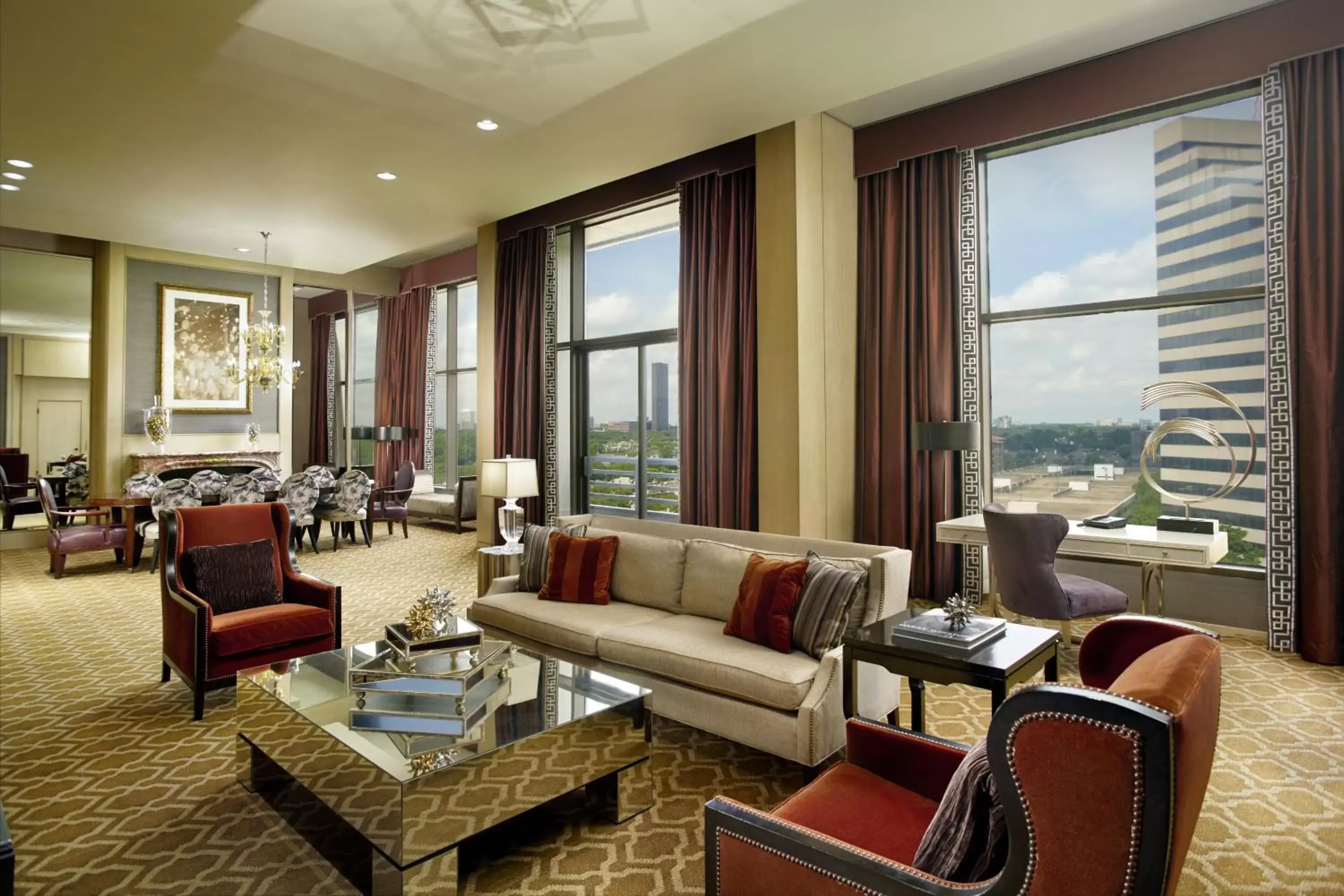 Bedroom, Seating Area in Omni Houston Hotel