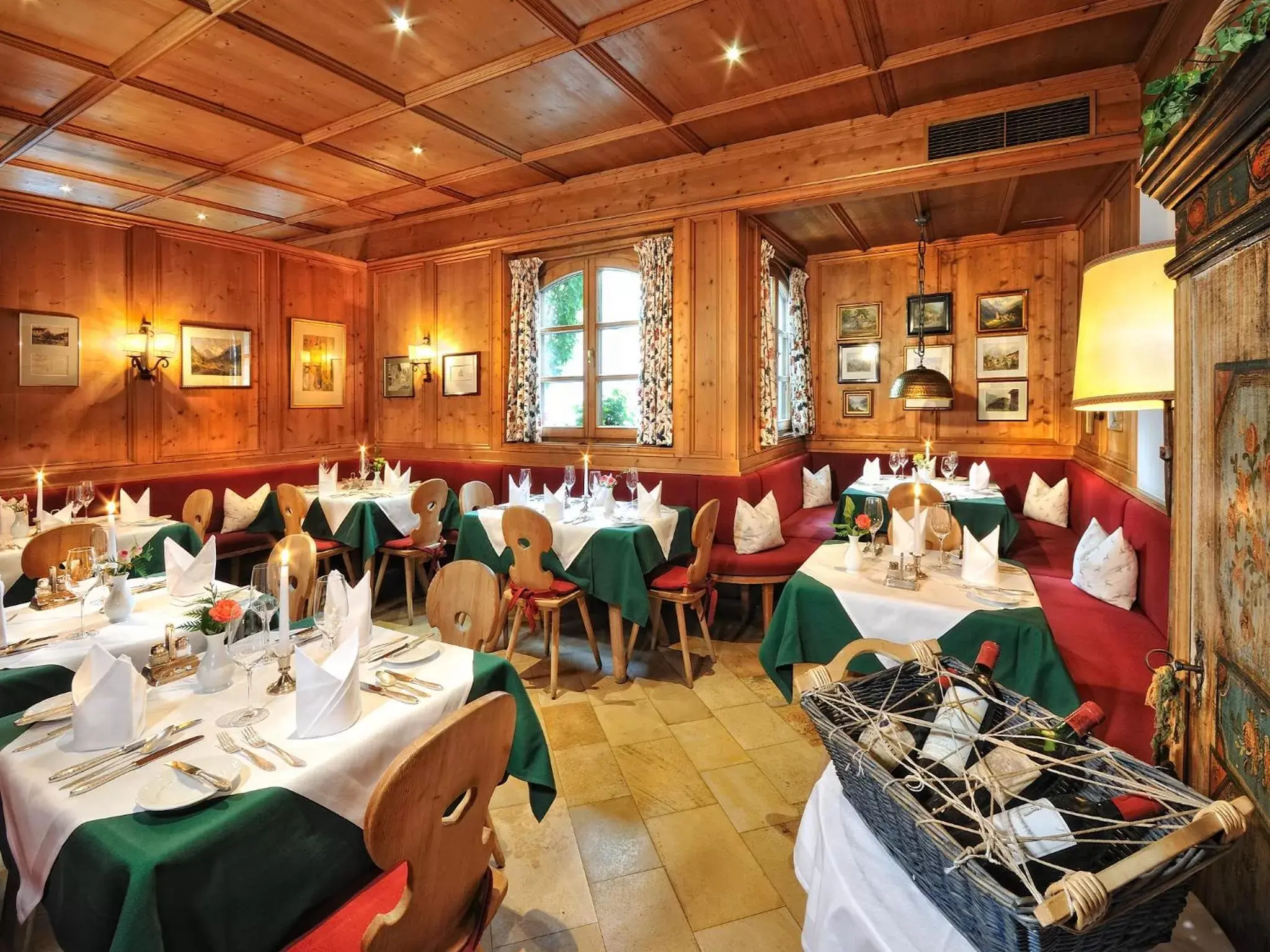 Restaurant/Places to Eat in Hotel zum Hirschen