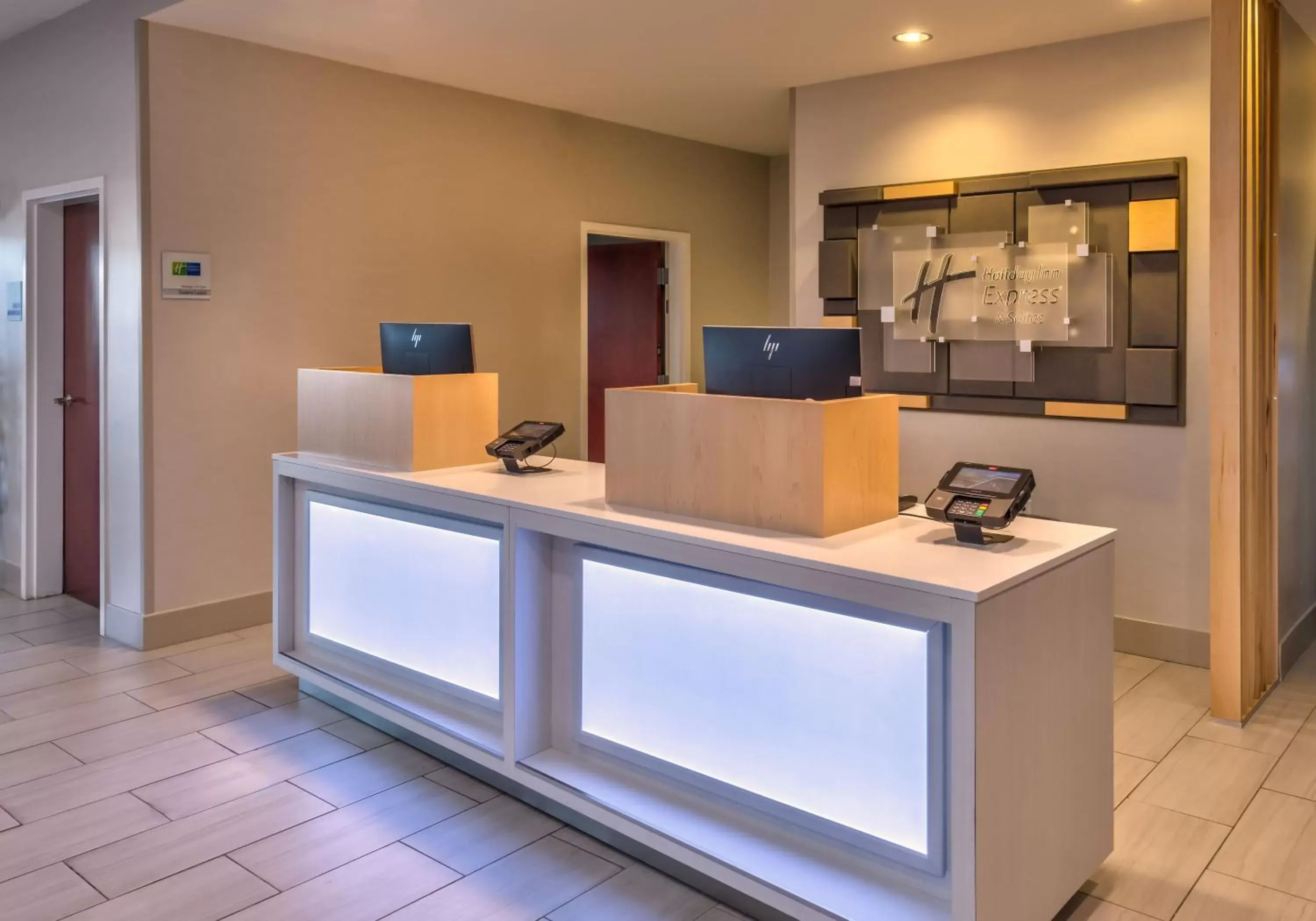 Lobby or reception, Lobby/Reception in Holiday Inn Express Reno Airport, an IHG Hotel