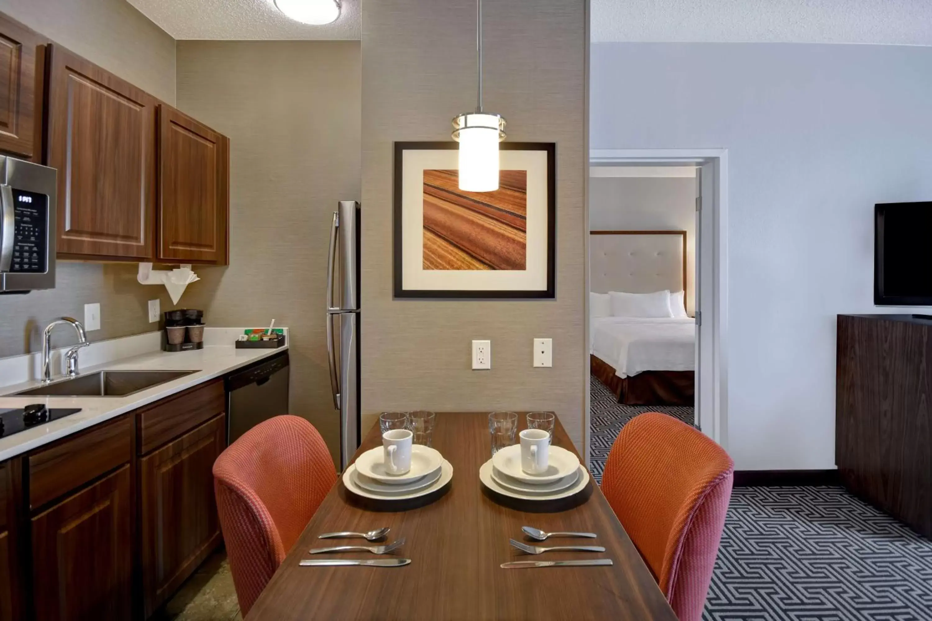 Kitchen or kitchenette, Kitchen/Kitchenette in Homewood Suites By Hilton HOU Intercontinental Airport