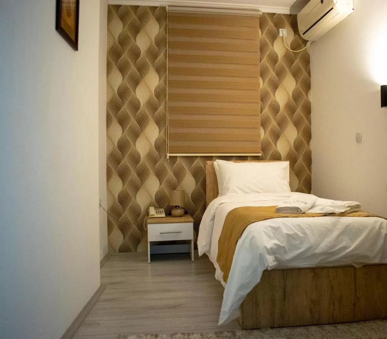 Bed in Hotel Old Alisa