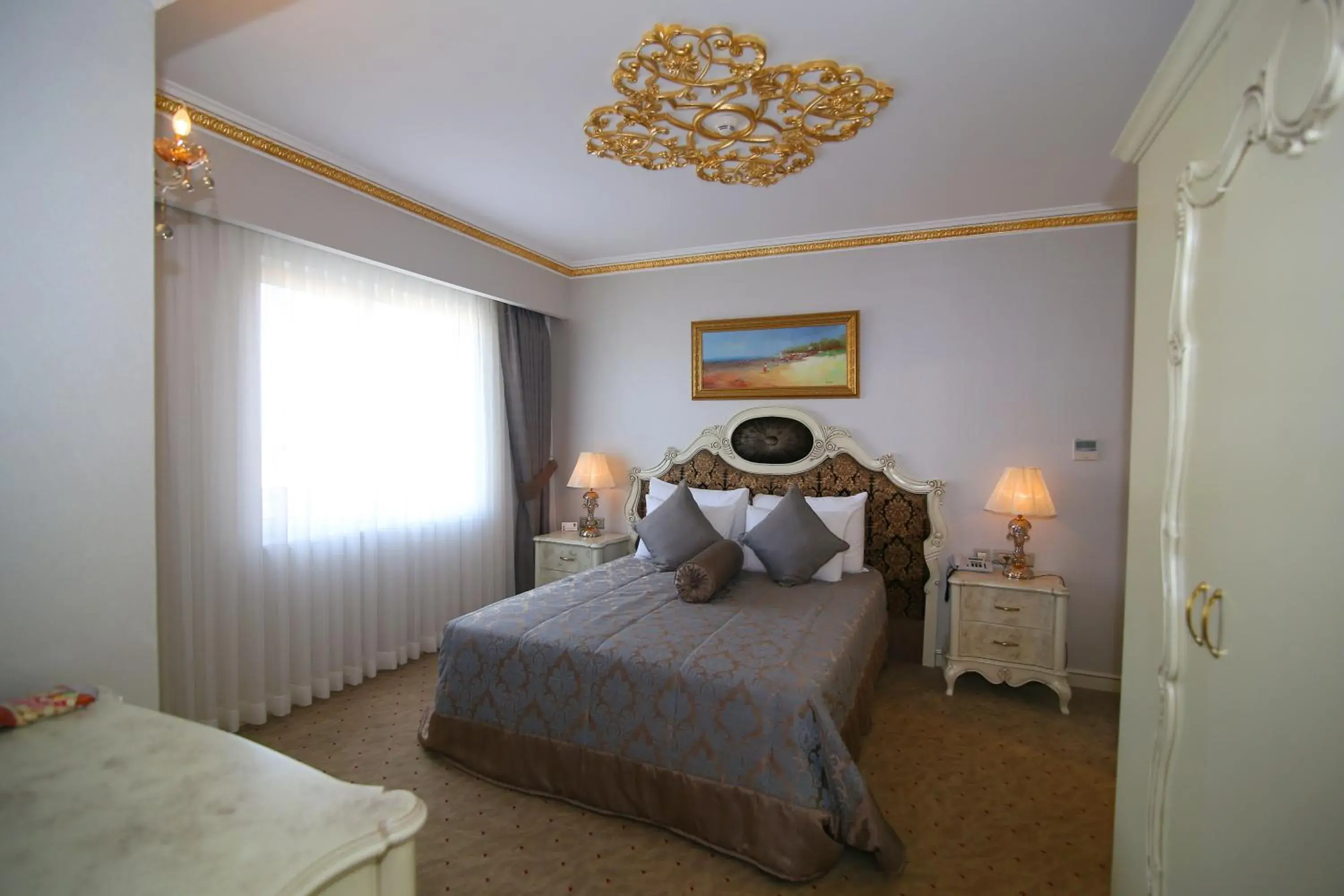 Photo of the whole room, Bed in Demir Hotel