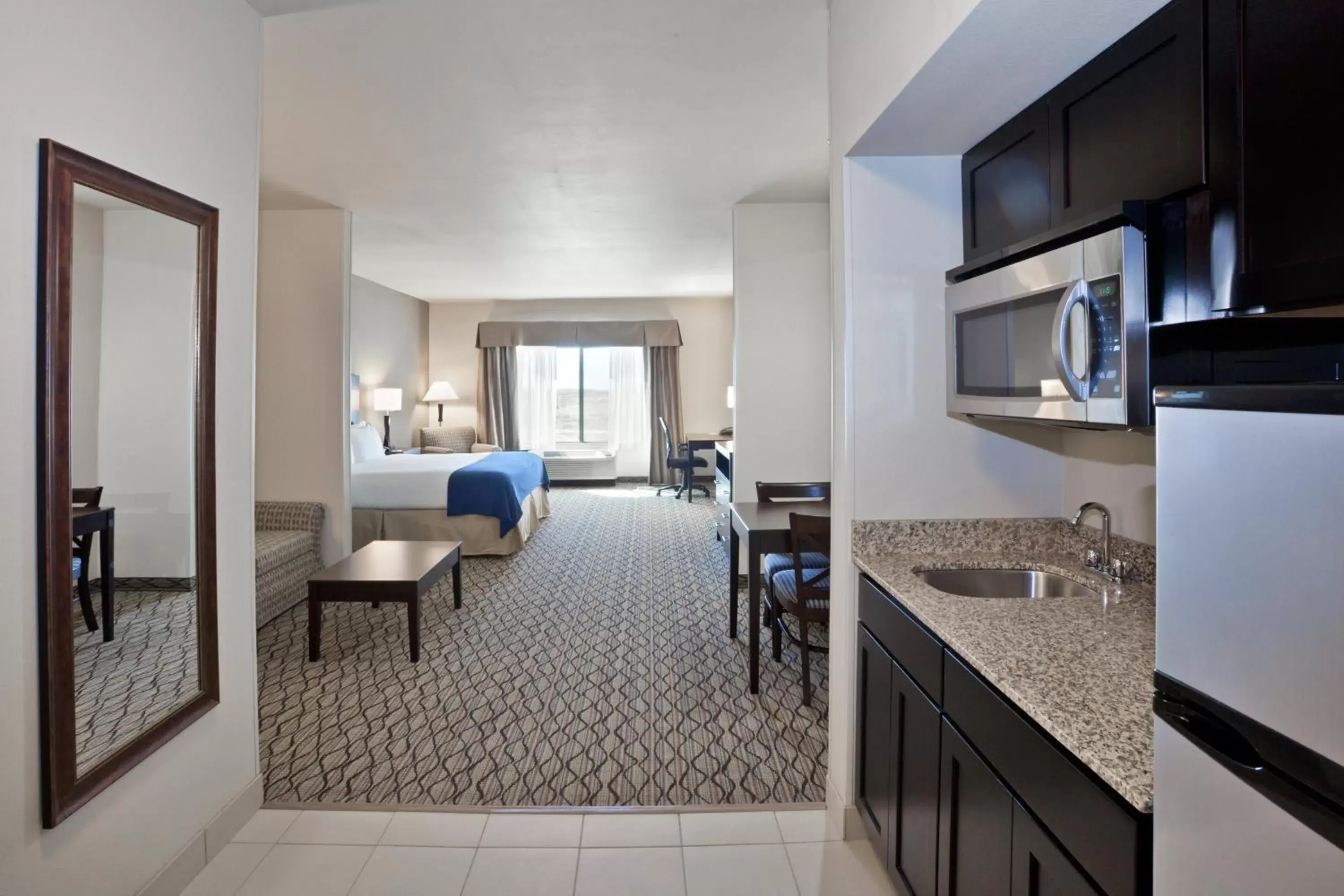 Photo of the whole room, Kitchen/Kitchenette in Holiday Inn Express & Suites Deming Mimbres Valley, an IHG Hotel