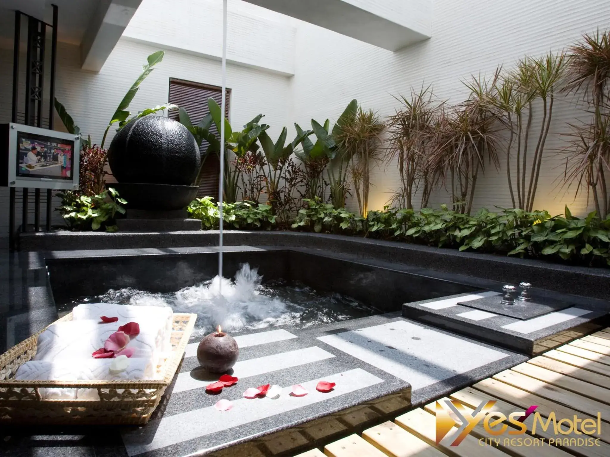 Bathroom, Swimming Pool in Yes Motel City Resort Paradise