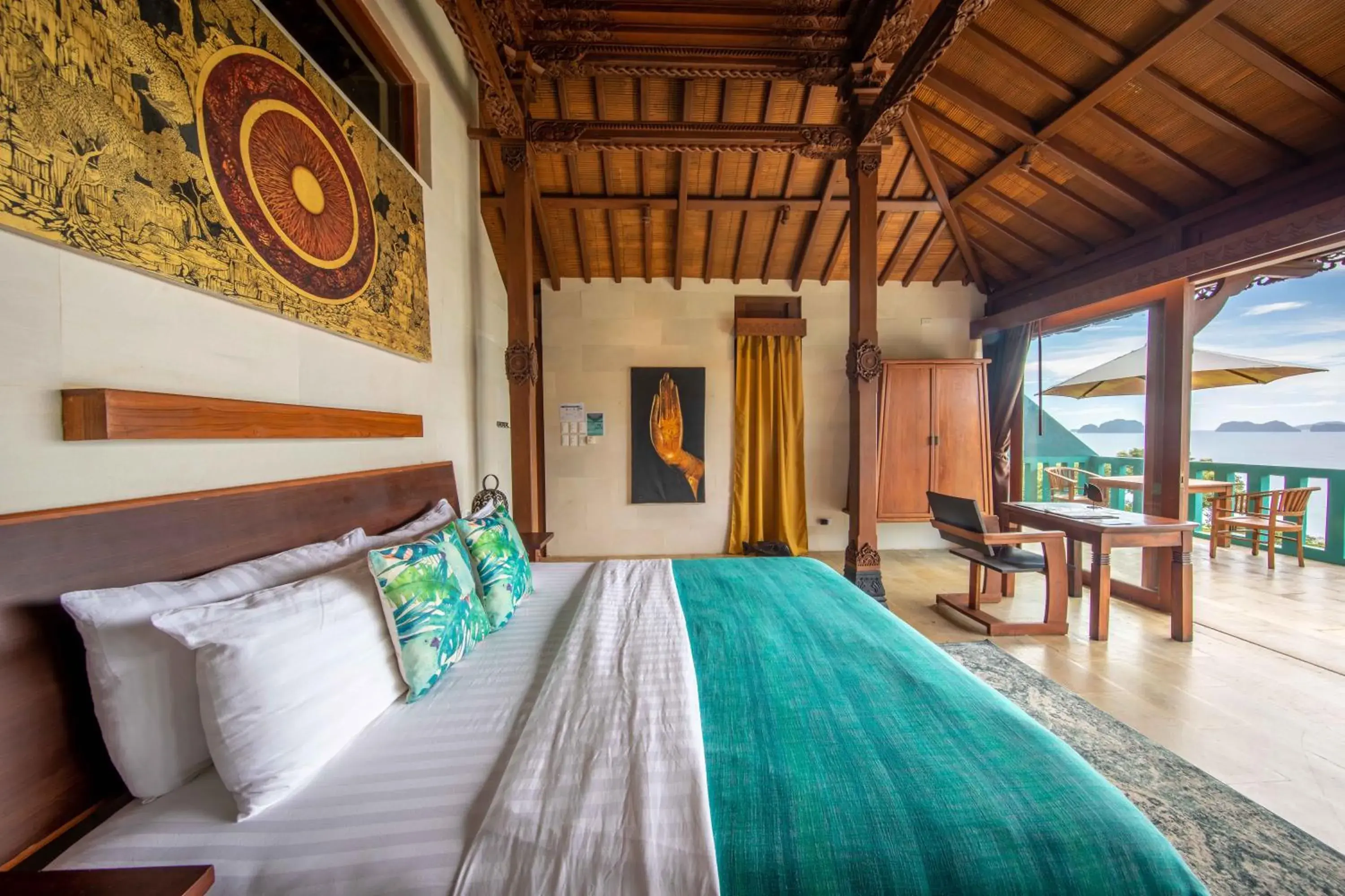 Bed in Karuna El Nido Villas