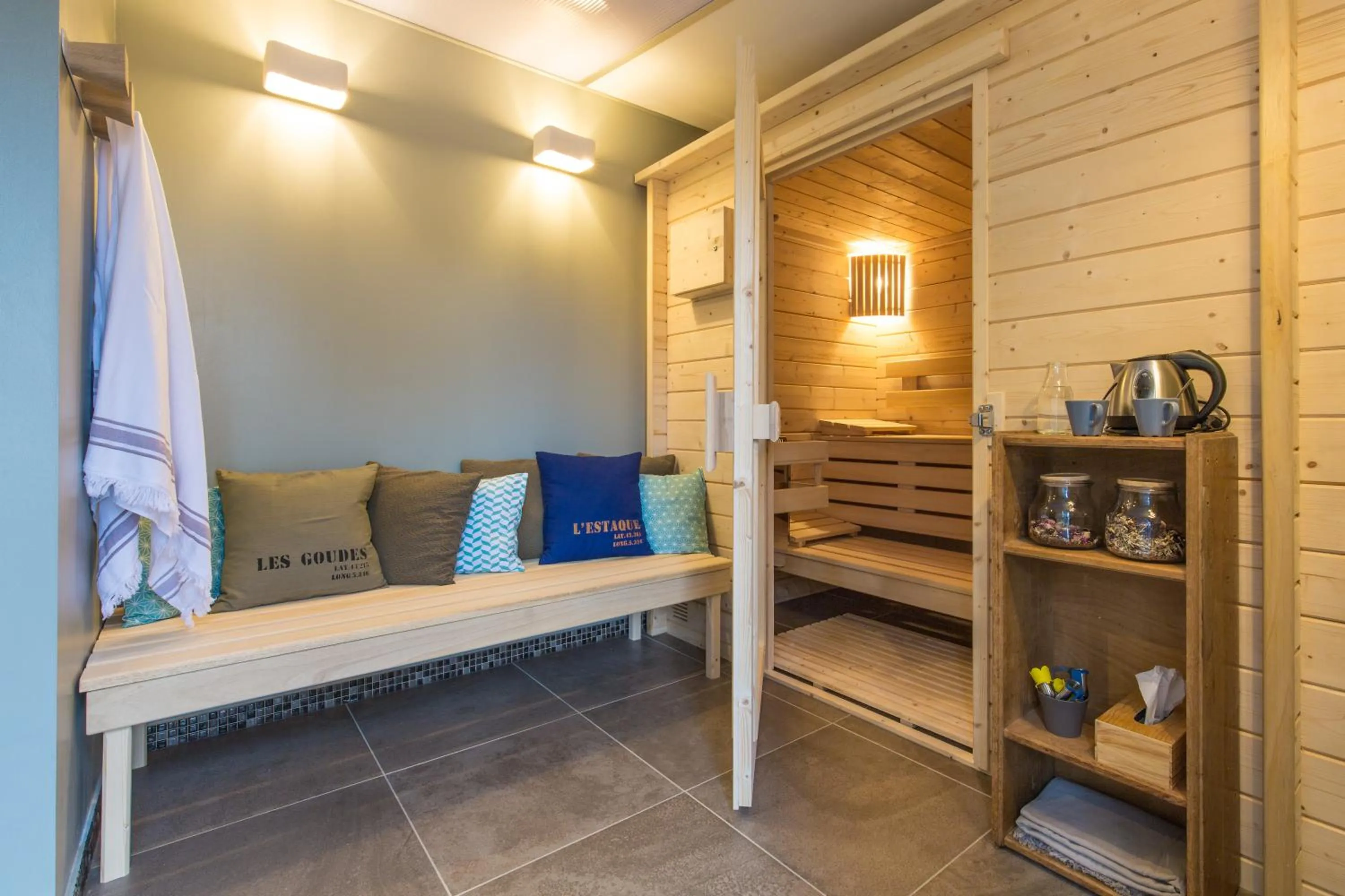 Sauna, Bed in Hôtel 96