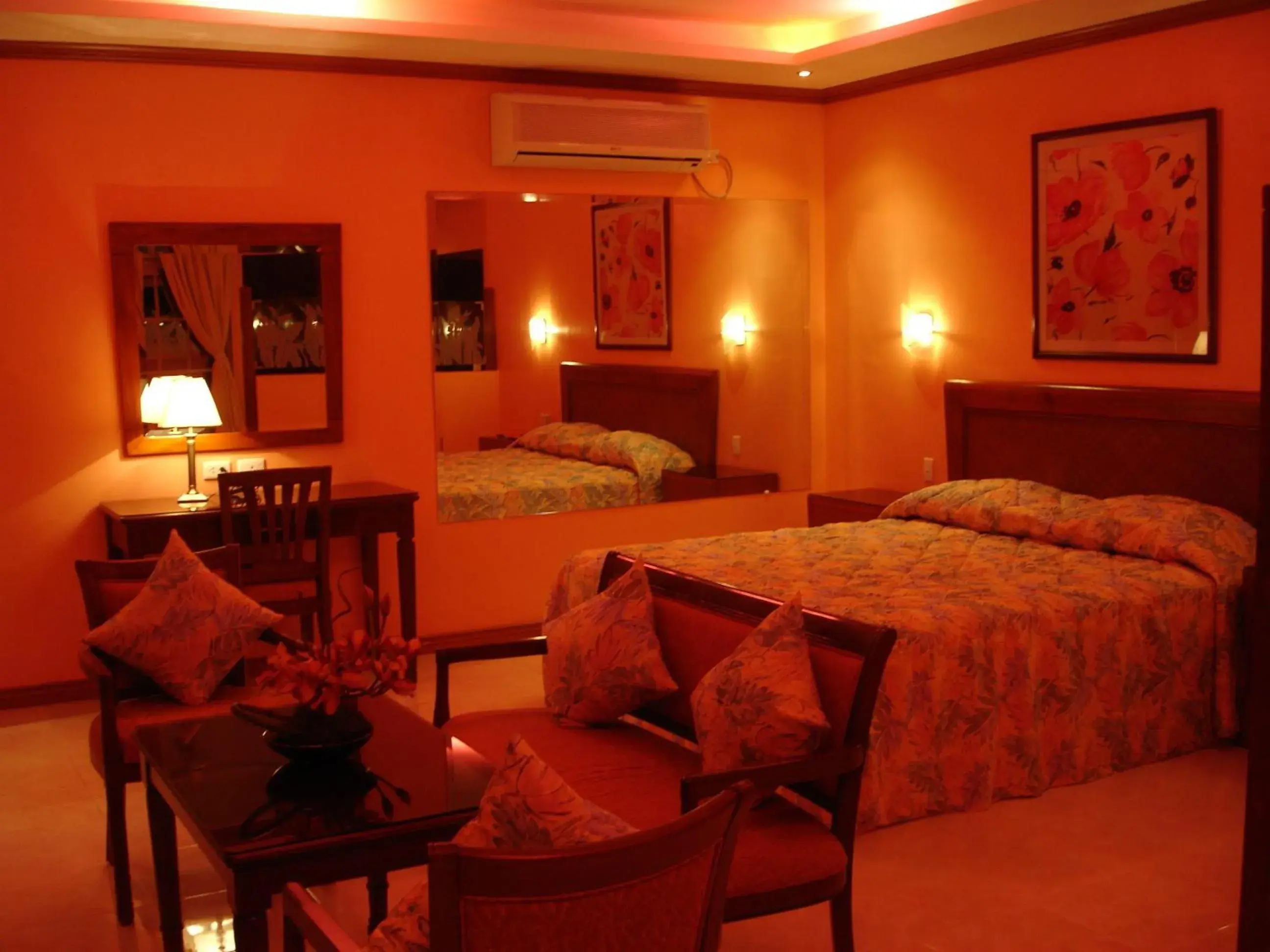 Bedroom, Bed in Pacific Breeze Hotel and Resort Bedroom, Bed in Pacific Breeze Hotel and Resort