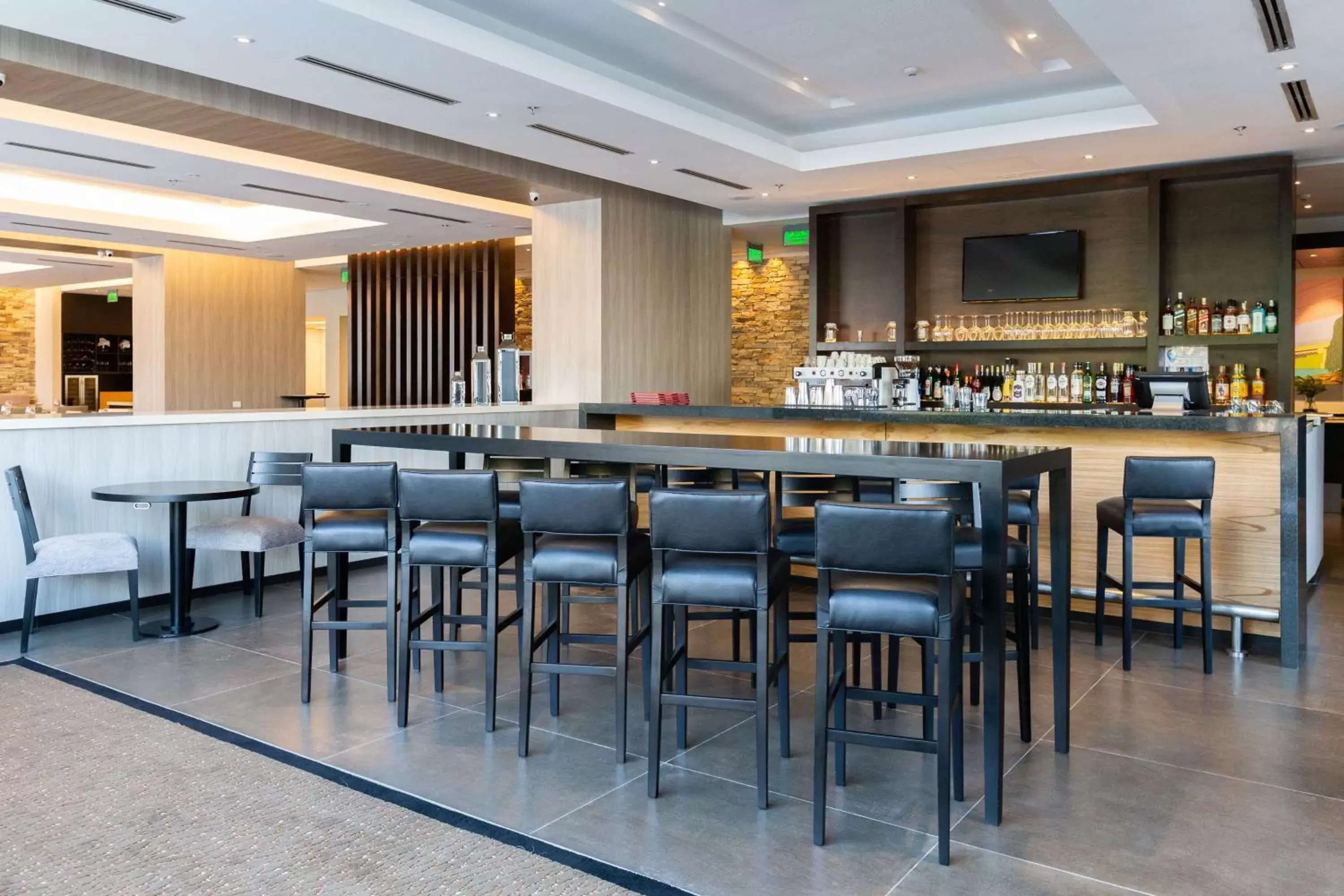 Lounge or bar in Hilton Garden Inn Neuquen