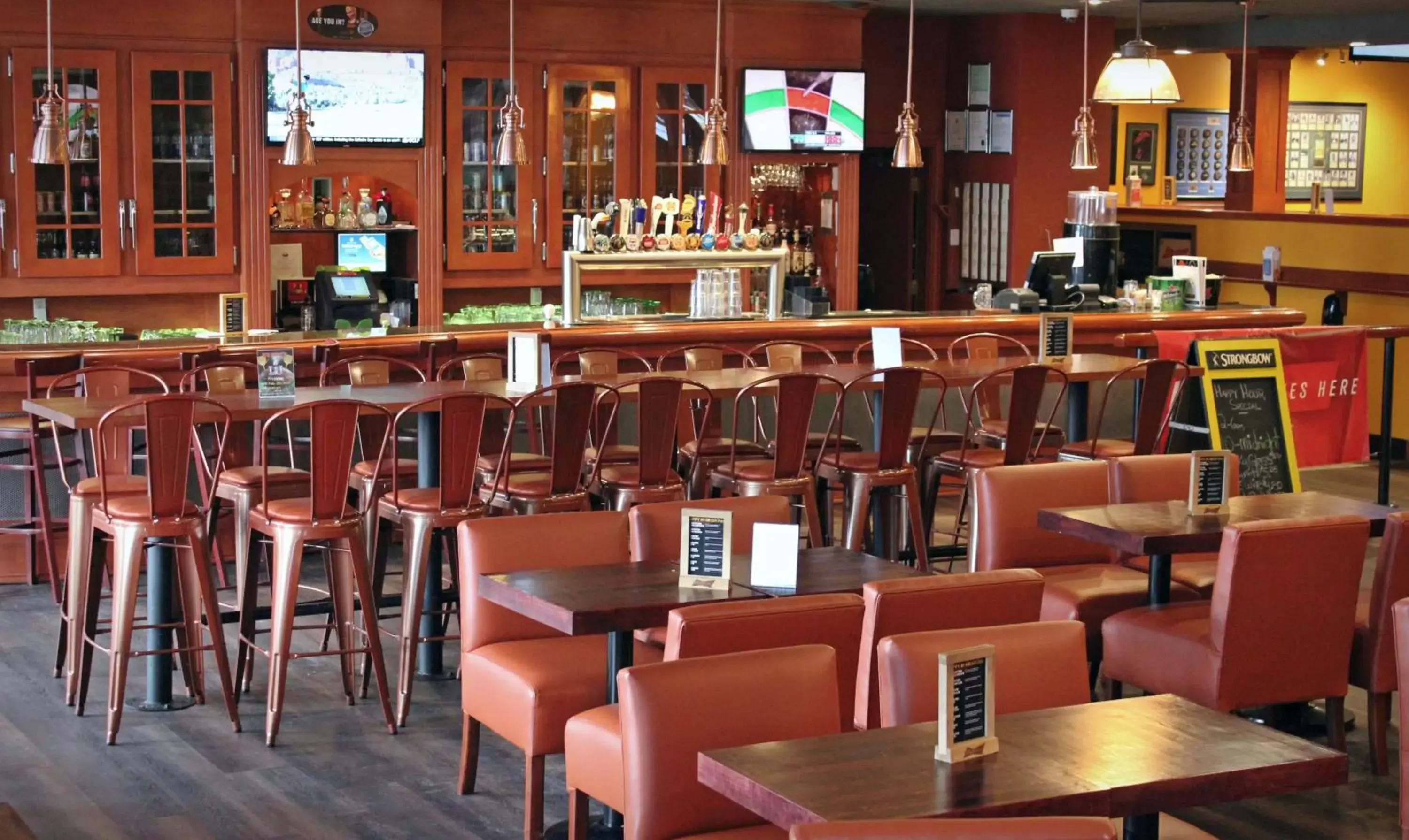 Lounge or bar, Restaurant/Places to Eat in Prestige Vernon Lodge