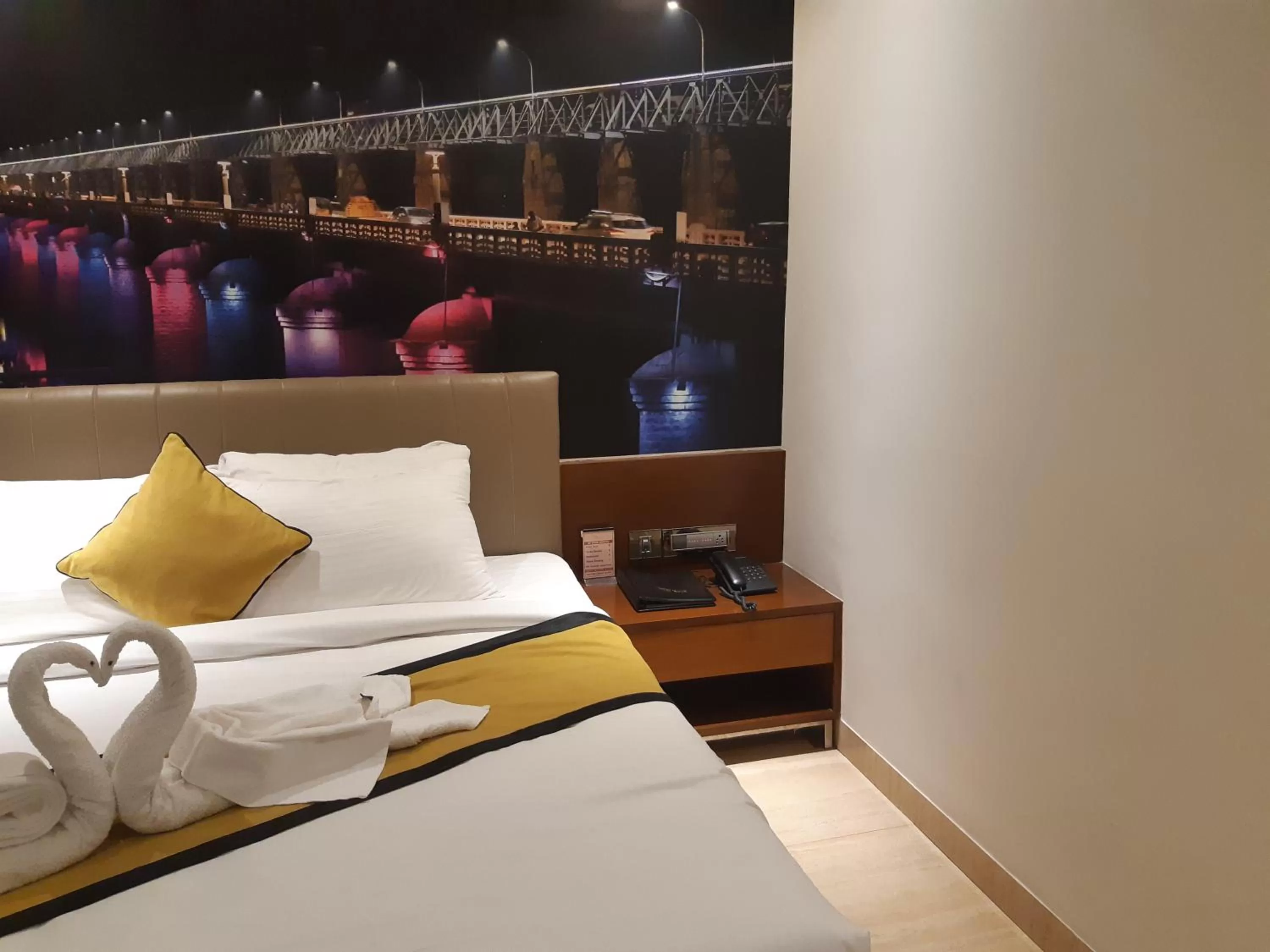 Bed in Hotel Namo Residency