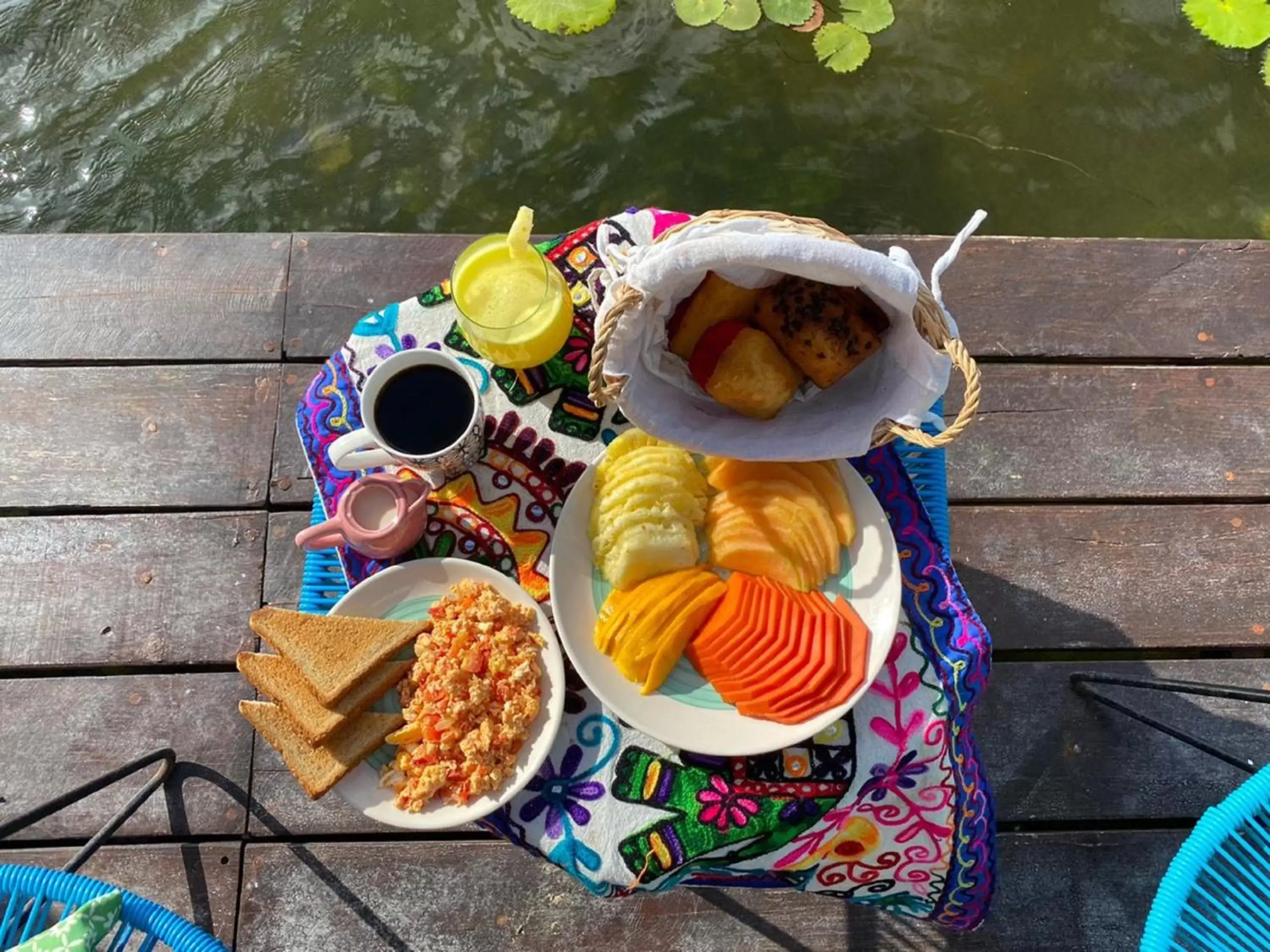 Food and drinks in Casa Shiva Bacalar by MIJ