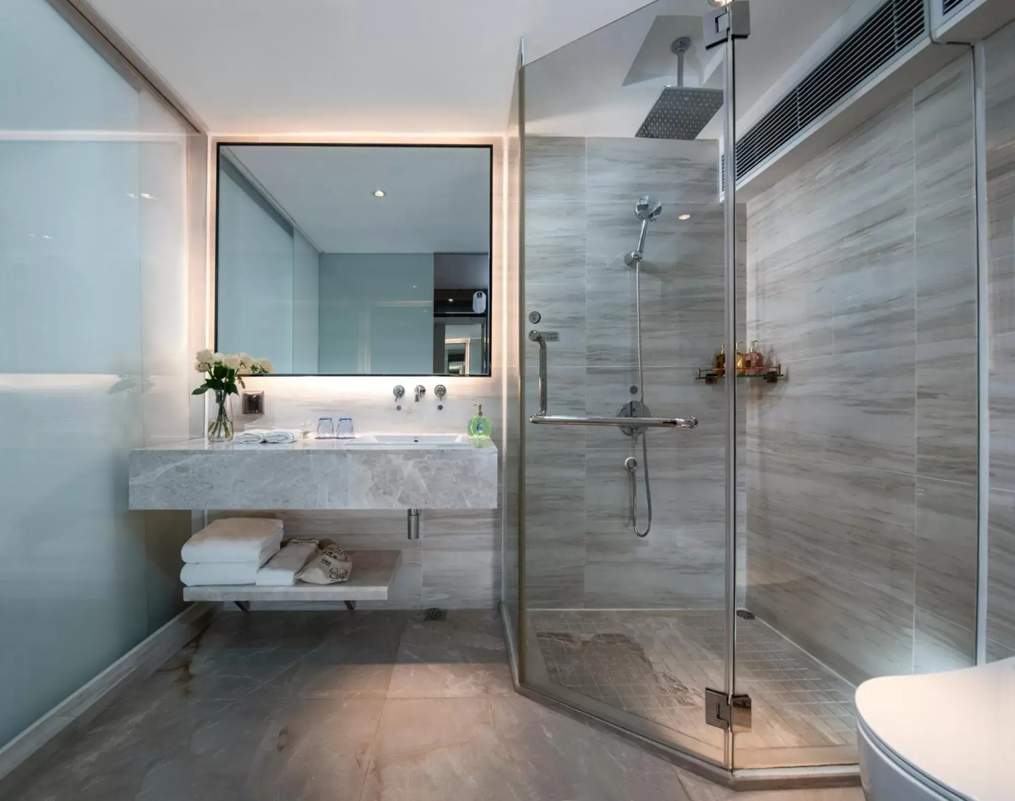 Toilet, Bathroom in Sentosa Hotel Apartment Taoyuan Branch