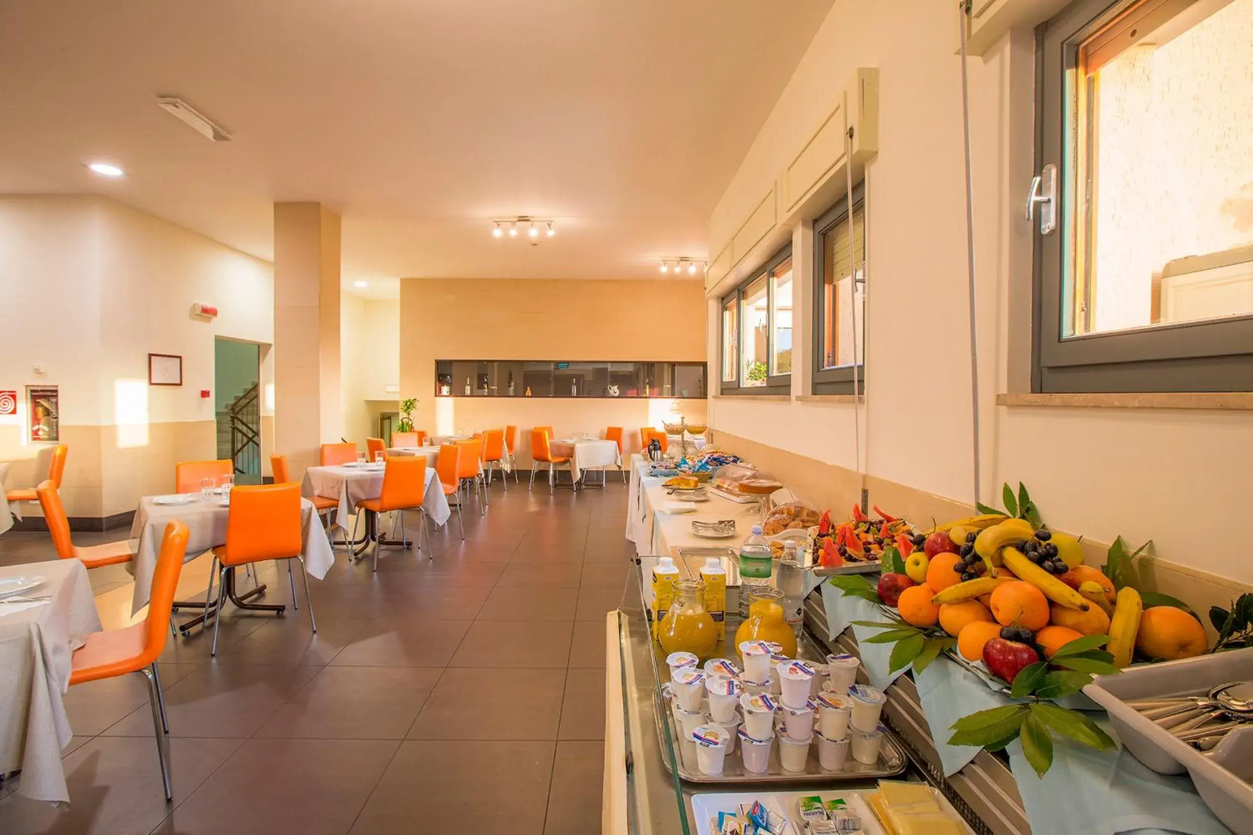 People, Restaurant/Places to Eat in Hotel Residence Ulivi E Palme