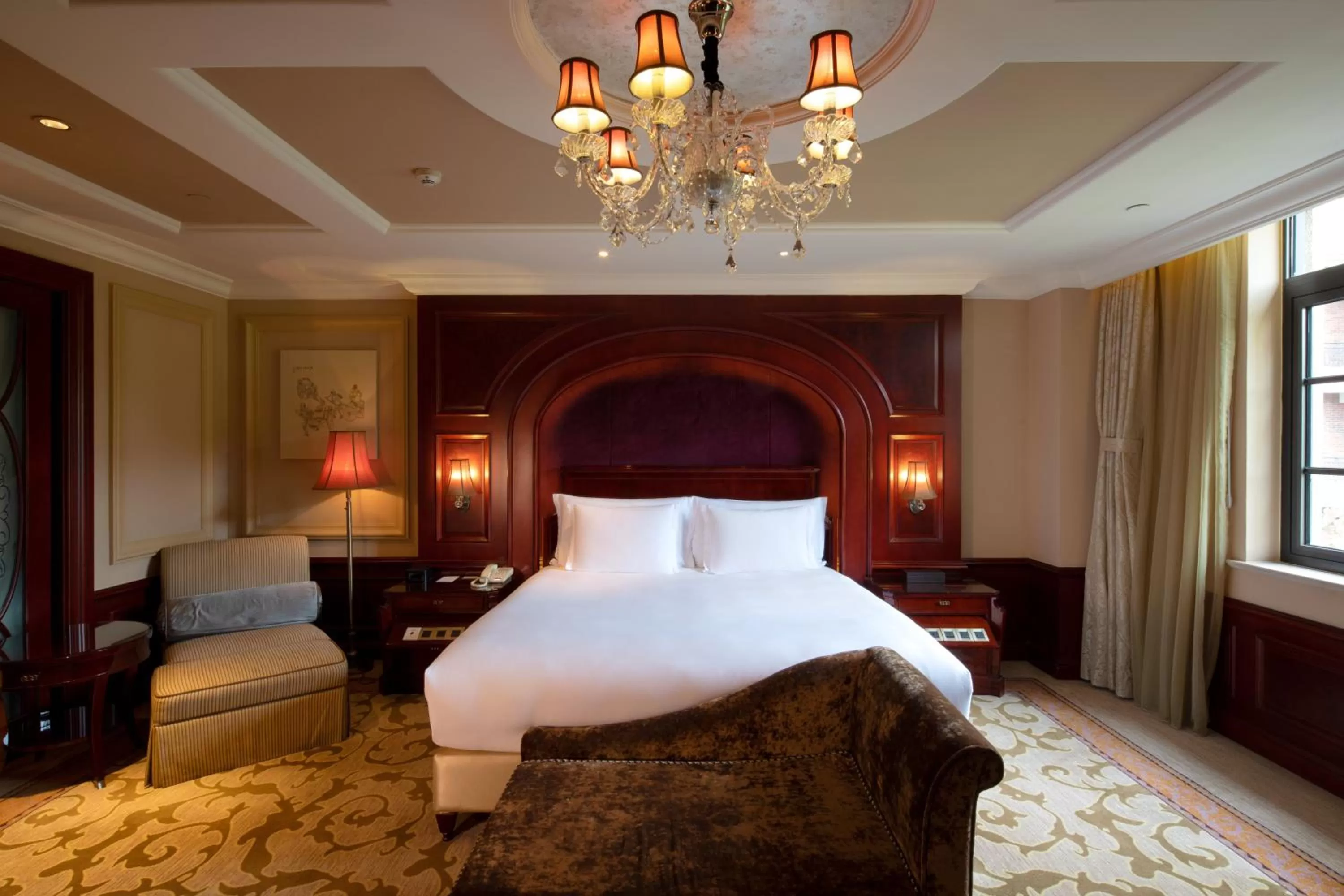 Photo of the whole room, Bed in InterContinental Shanghai Ruijin by IHG - Downtown Historic Iconic Garden Hotel