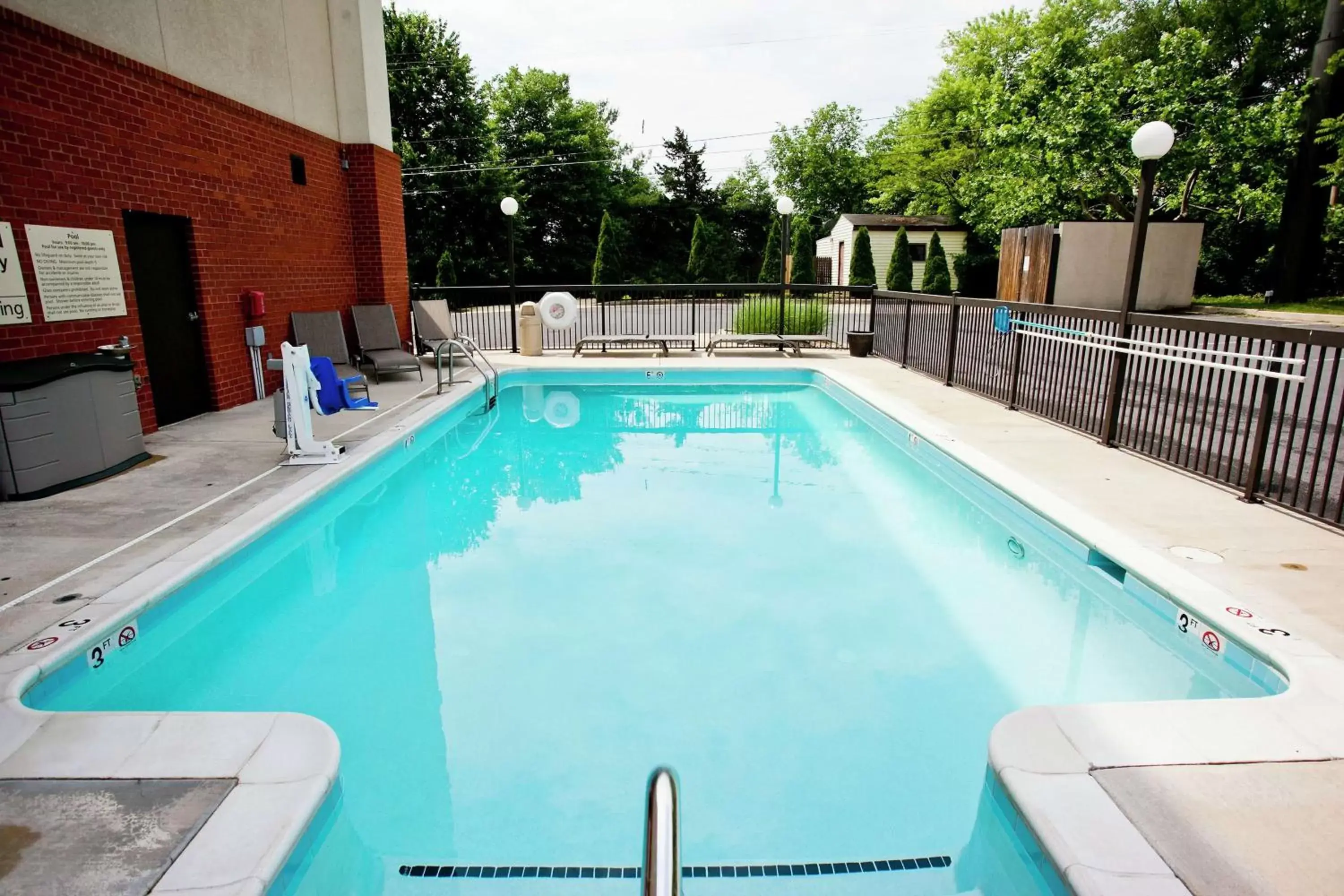 Pool view in Hampton Inn Inwood Pool view in Hampton Inn Inwood