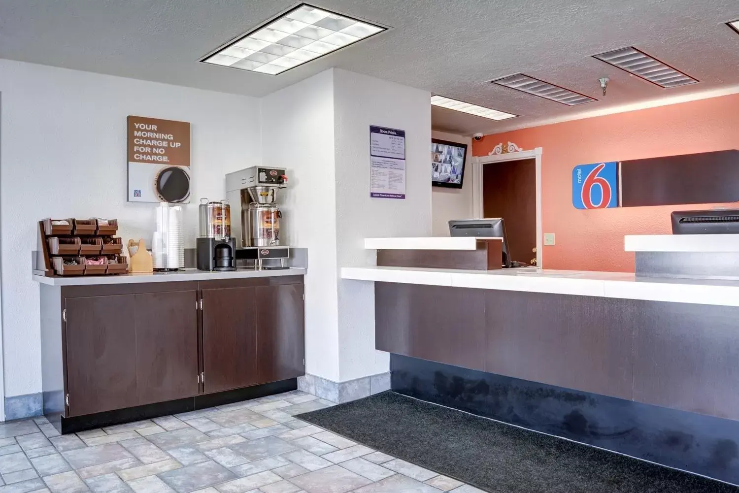 Lobby or reception in Motel 6-The Dalles, OR