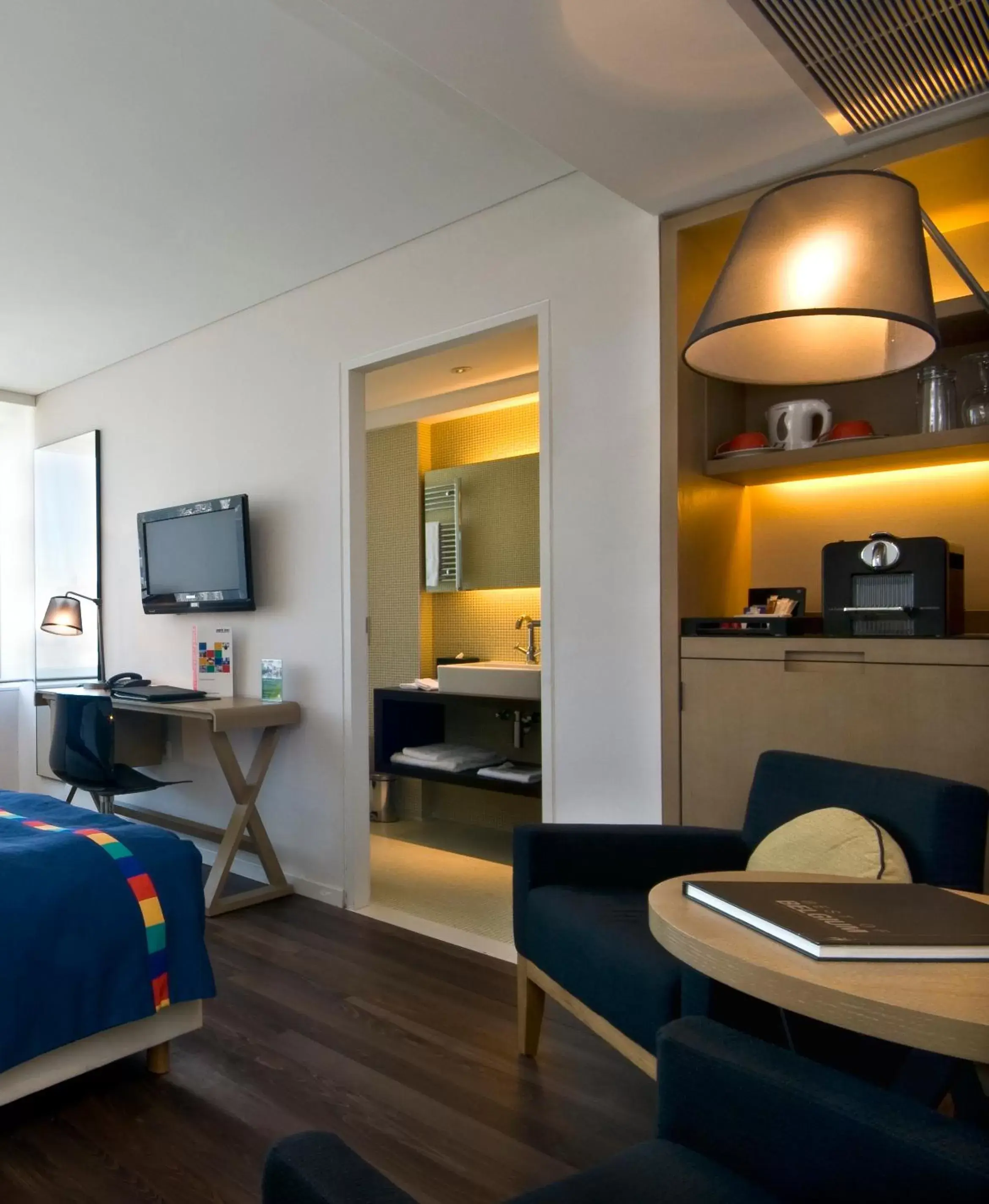 Photo of the whole room, TV/Entertainment Center in Park Inn by Radisson Antwerpen