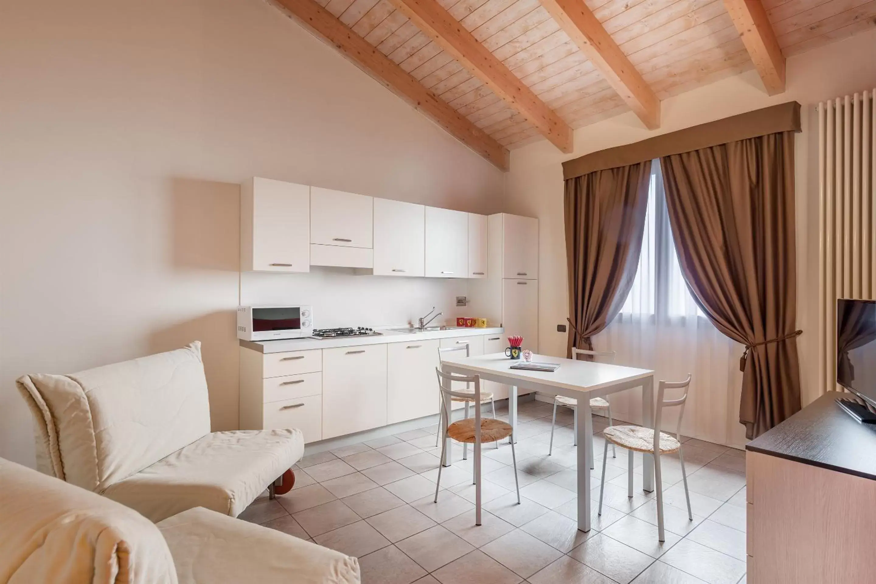 Kitchen or kitchenette, Kitchen/Kitchenette in Hotel Maranello Village