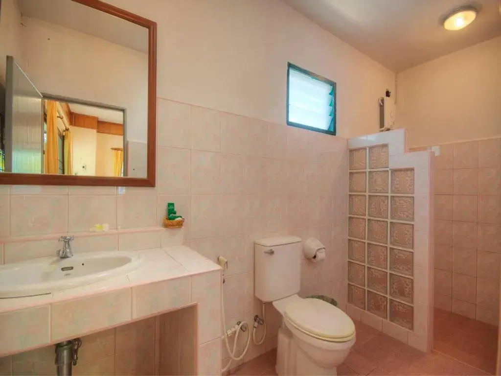 Bathroom in Samroiyod Holiday Resort (SHA Extra Plus)
