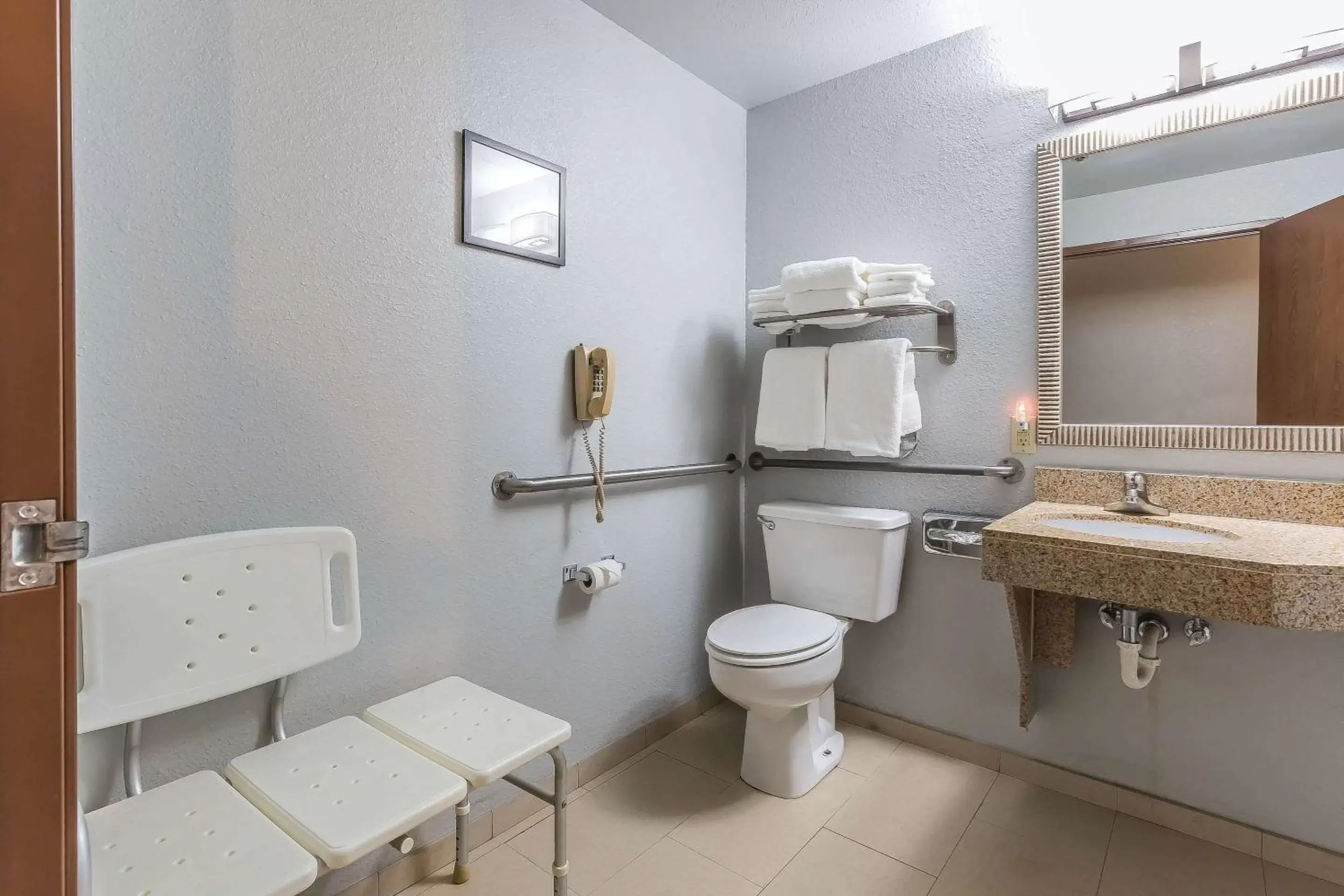 Photo of the whole room, Bathroom in Comfort Inn Alton near I-255