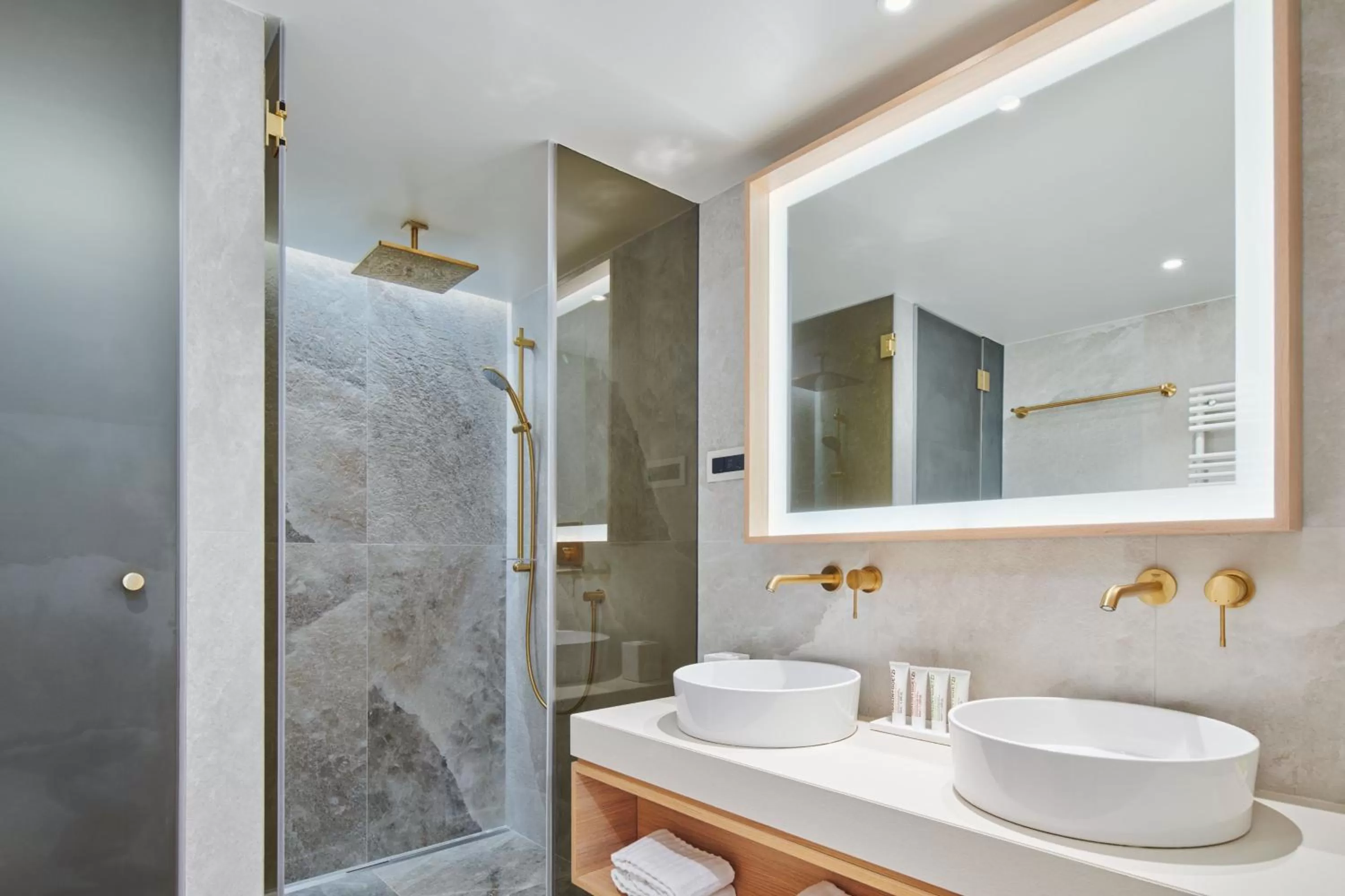 Bathroom in Le Meridien Lav Split