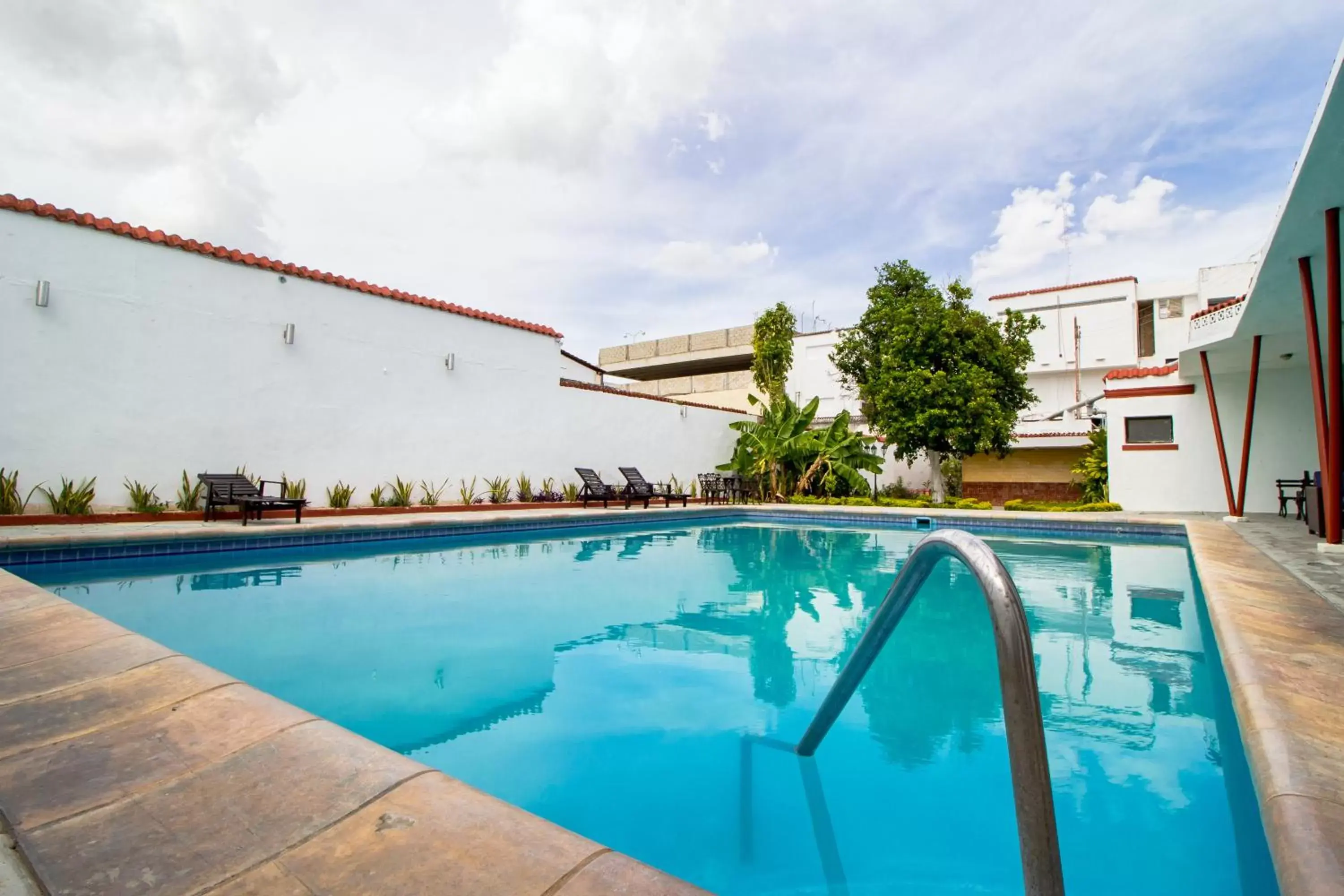 Swimming Pool in Hotel Colon Merida