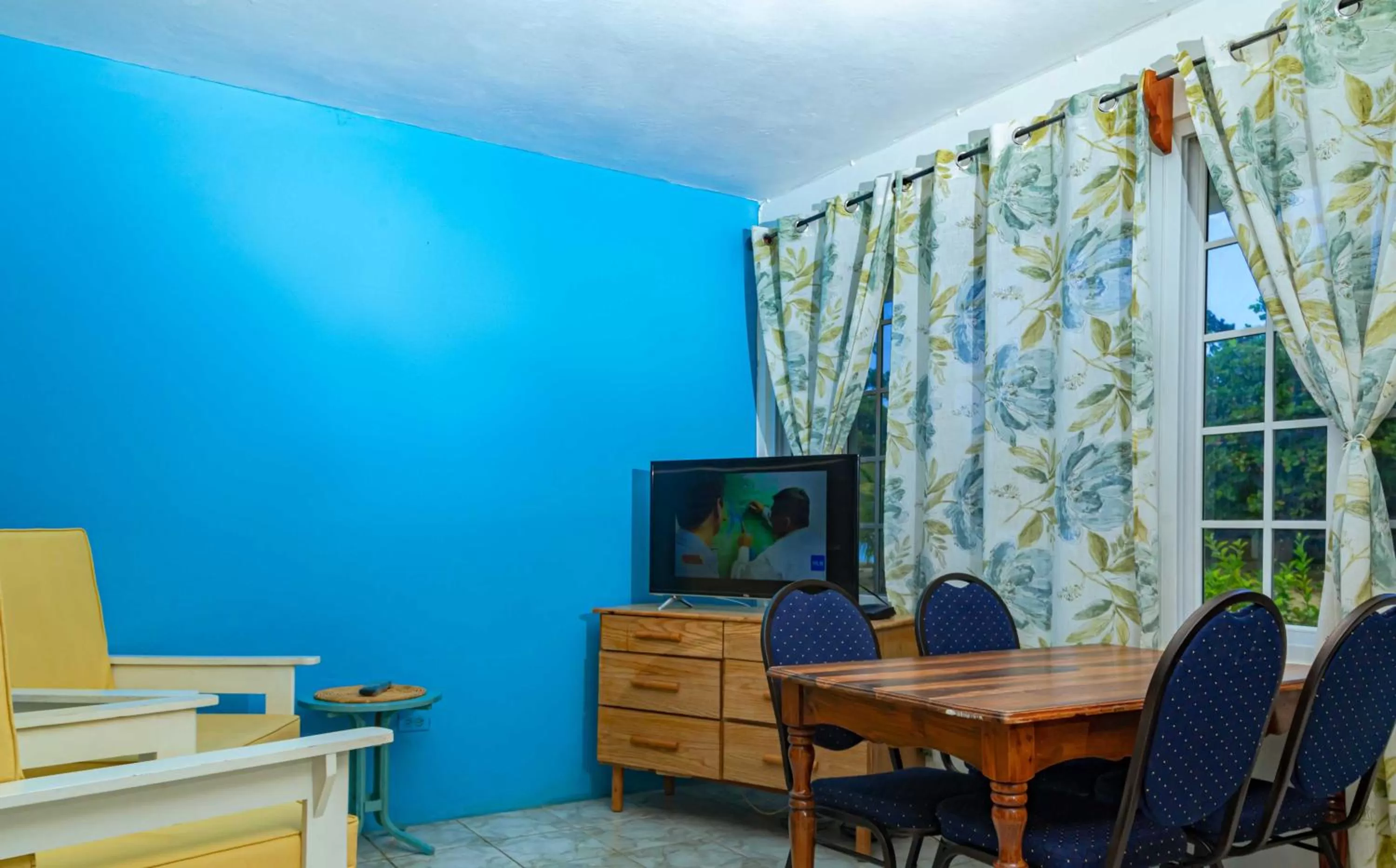 Living room in Yellow Bird Sea