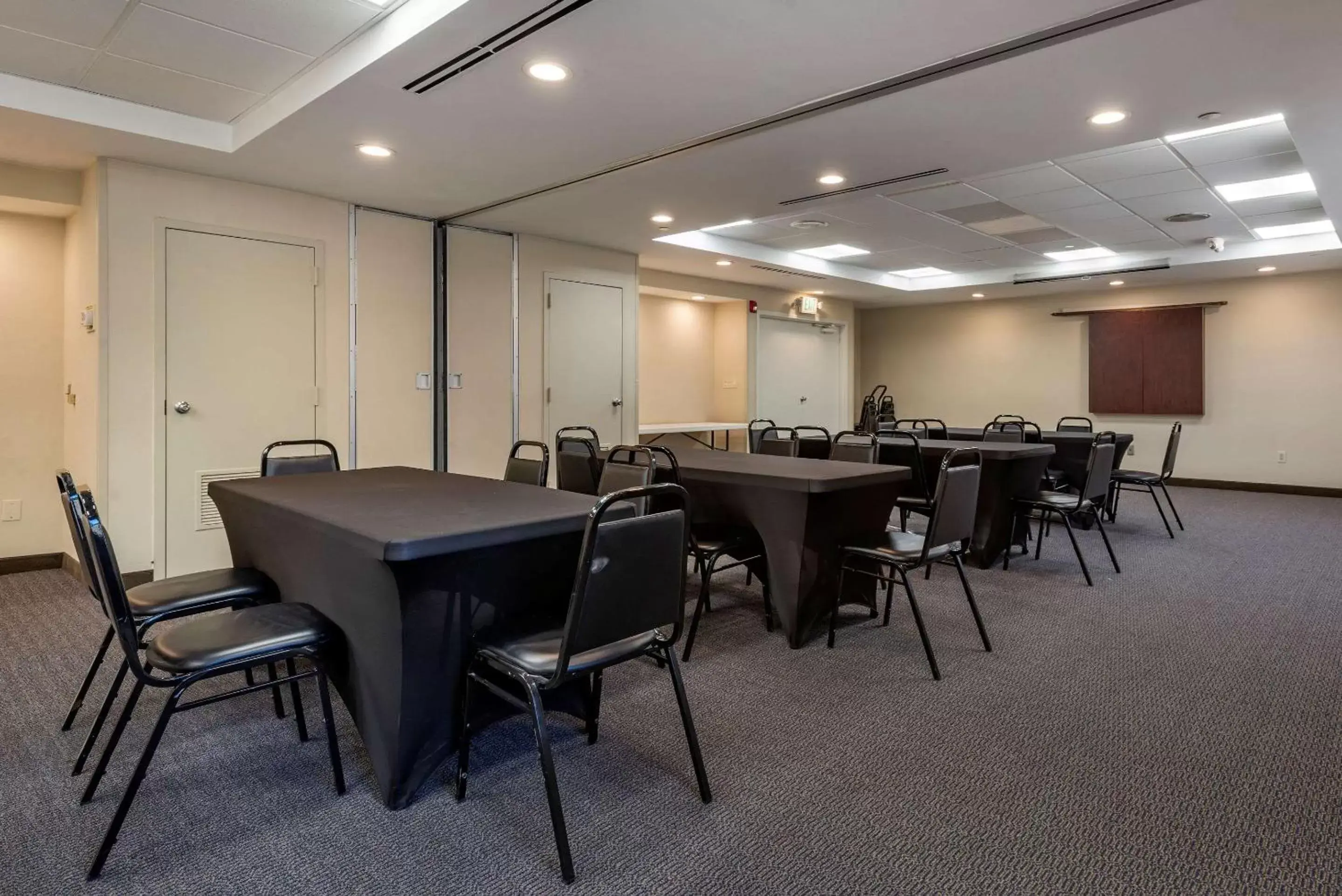 Meeting/conference room in MainStay Suites Horsham - Philadelphia