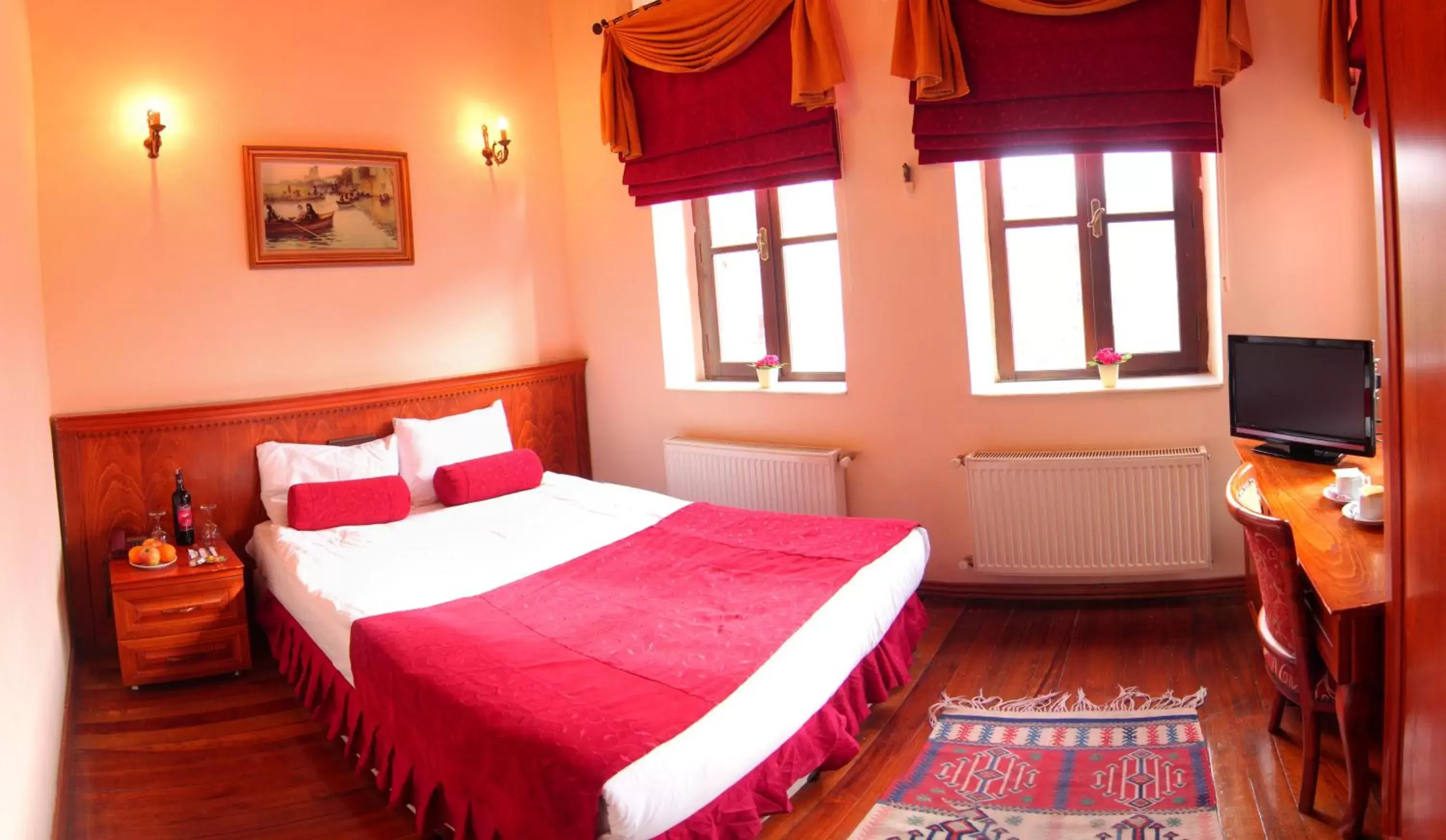 Photo of the whole room, Bed in Kervansaray Canakkale Hotel - Special Category