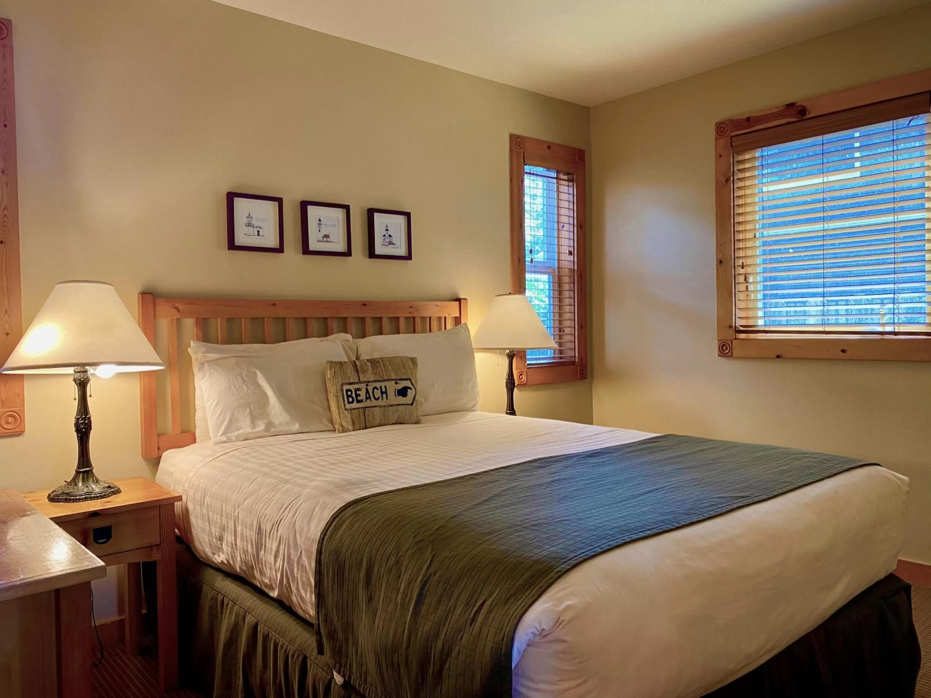 Bedroom, Bed in Lighthouse Inn