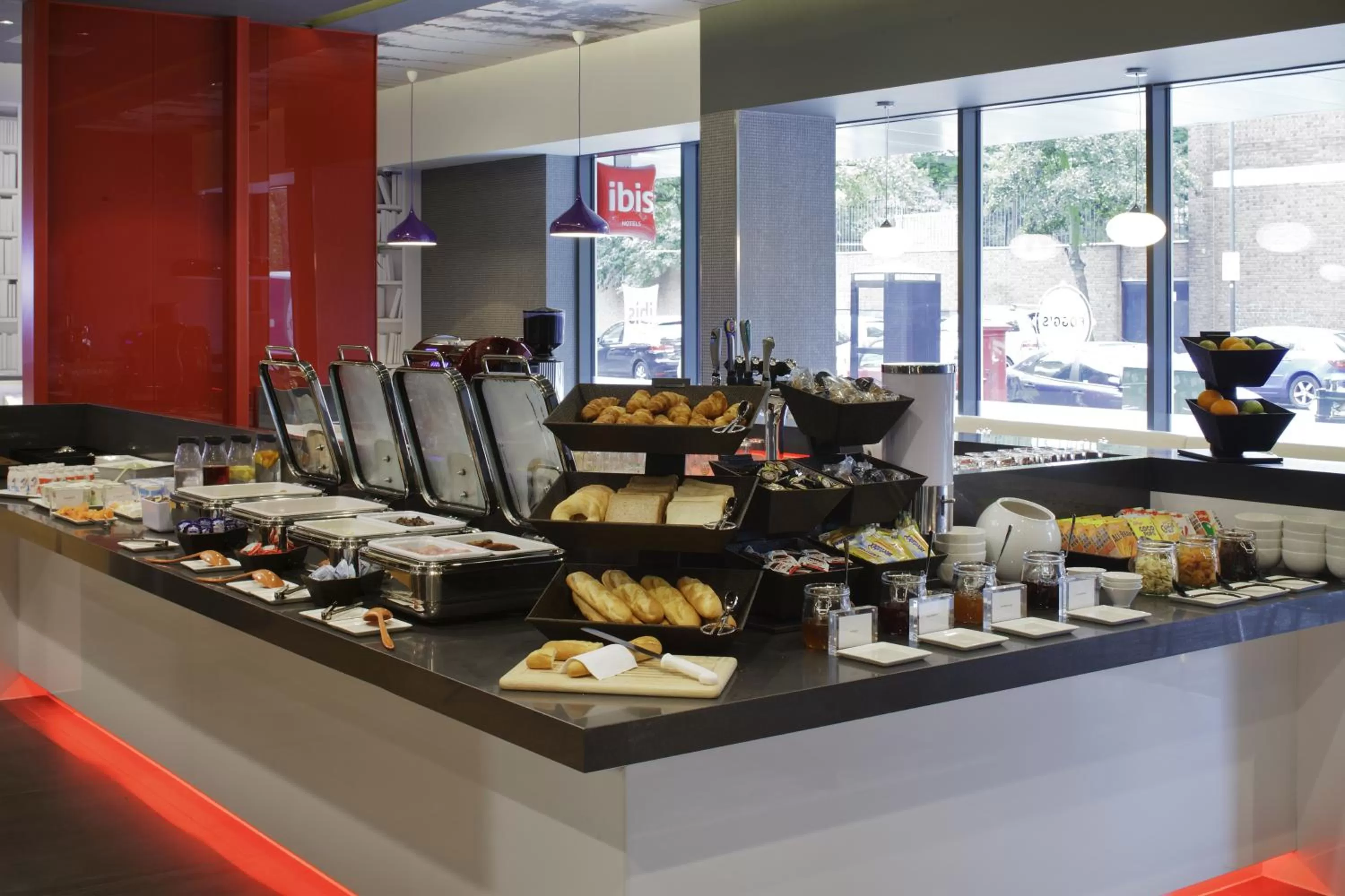 Restaurant/places to eat in ibis London Shepherds Bush - Hammersmith