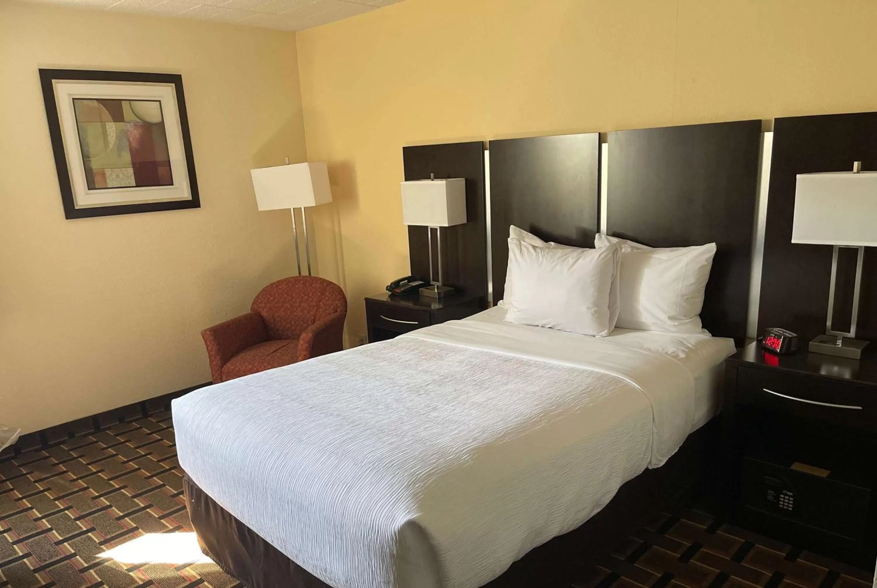 Photo of the whole room, Bed in Baymont by Wyndham Scranton Dunmore