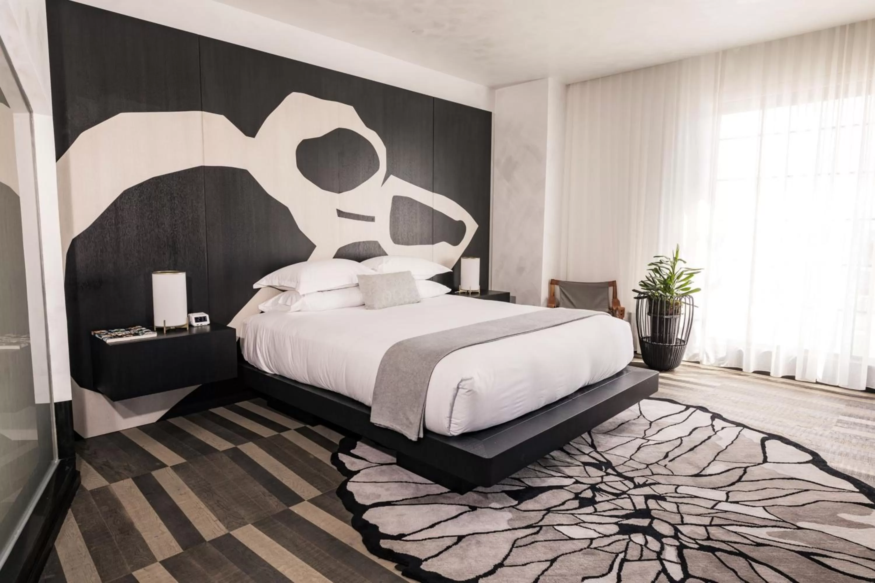 Photo of the whole room, Bed in Kimpton La Peer Hotel West Hollywood by IHG