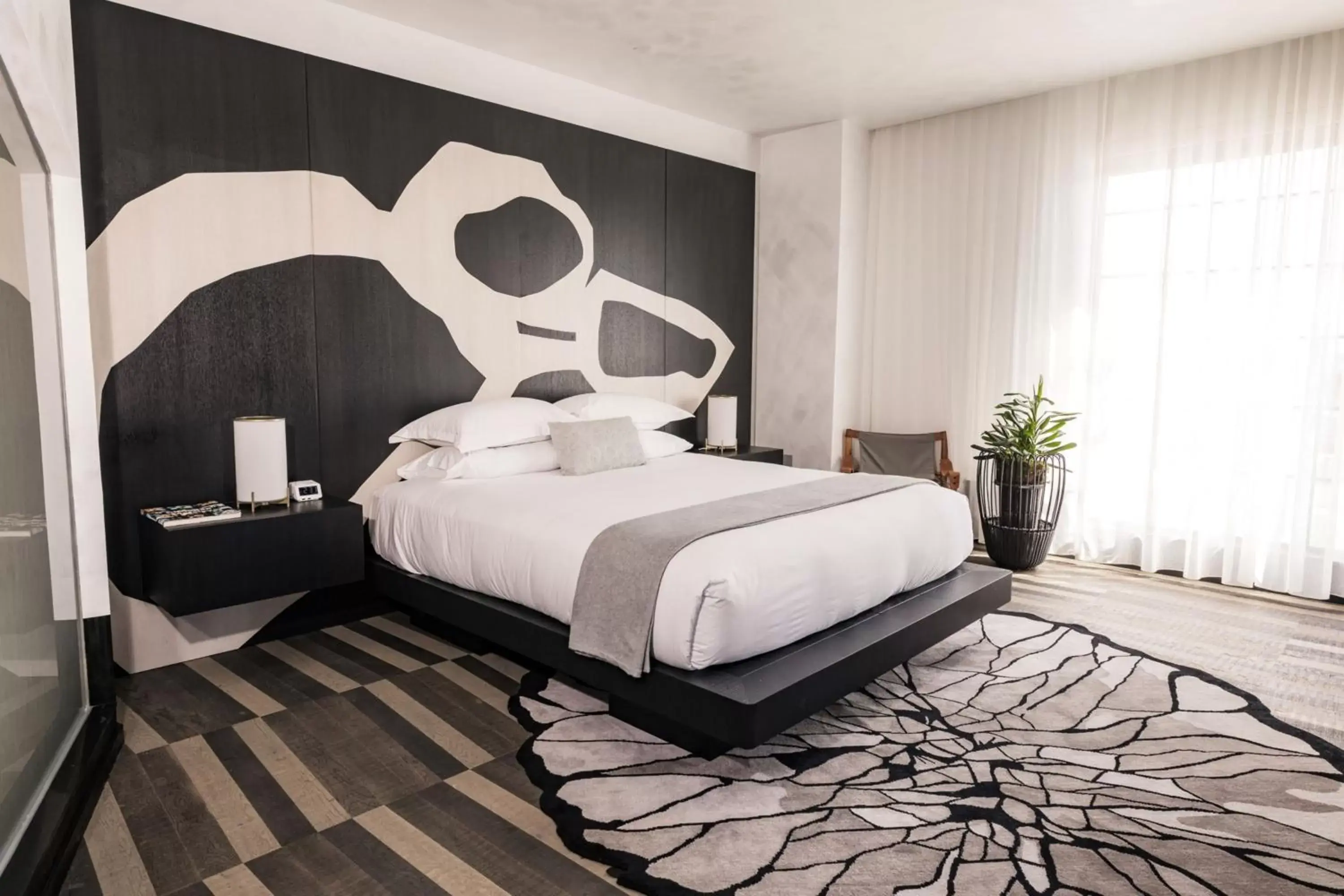 Photo of the whole room, Bed in Kimpton La Peer Hotel West Hollywood, an IHG Hotel