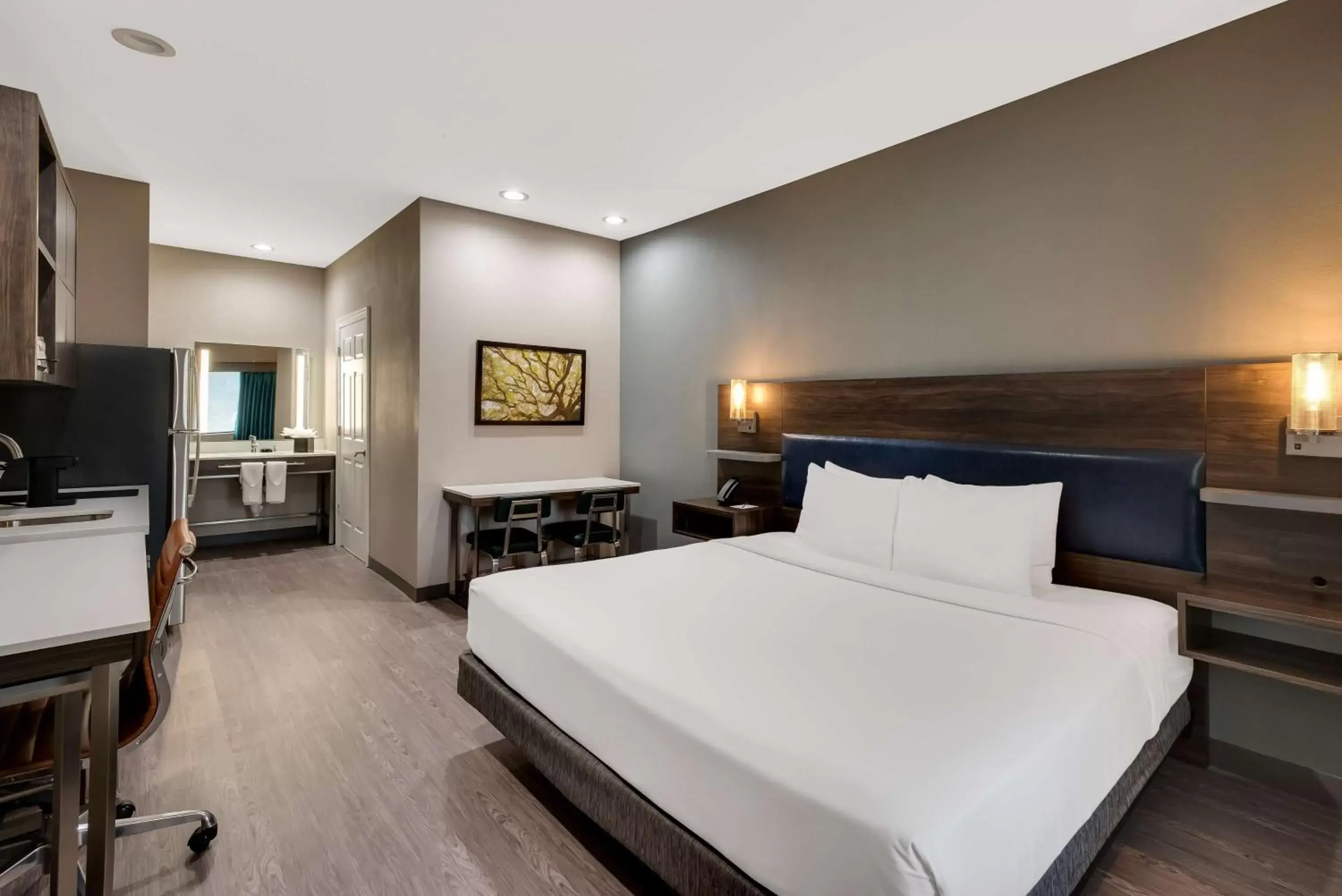 Bedroom, Bed in Best Western La Place Inn Bedroom, Bed in Best Western La Place Inn