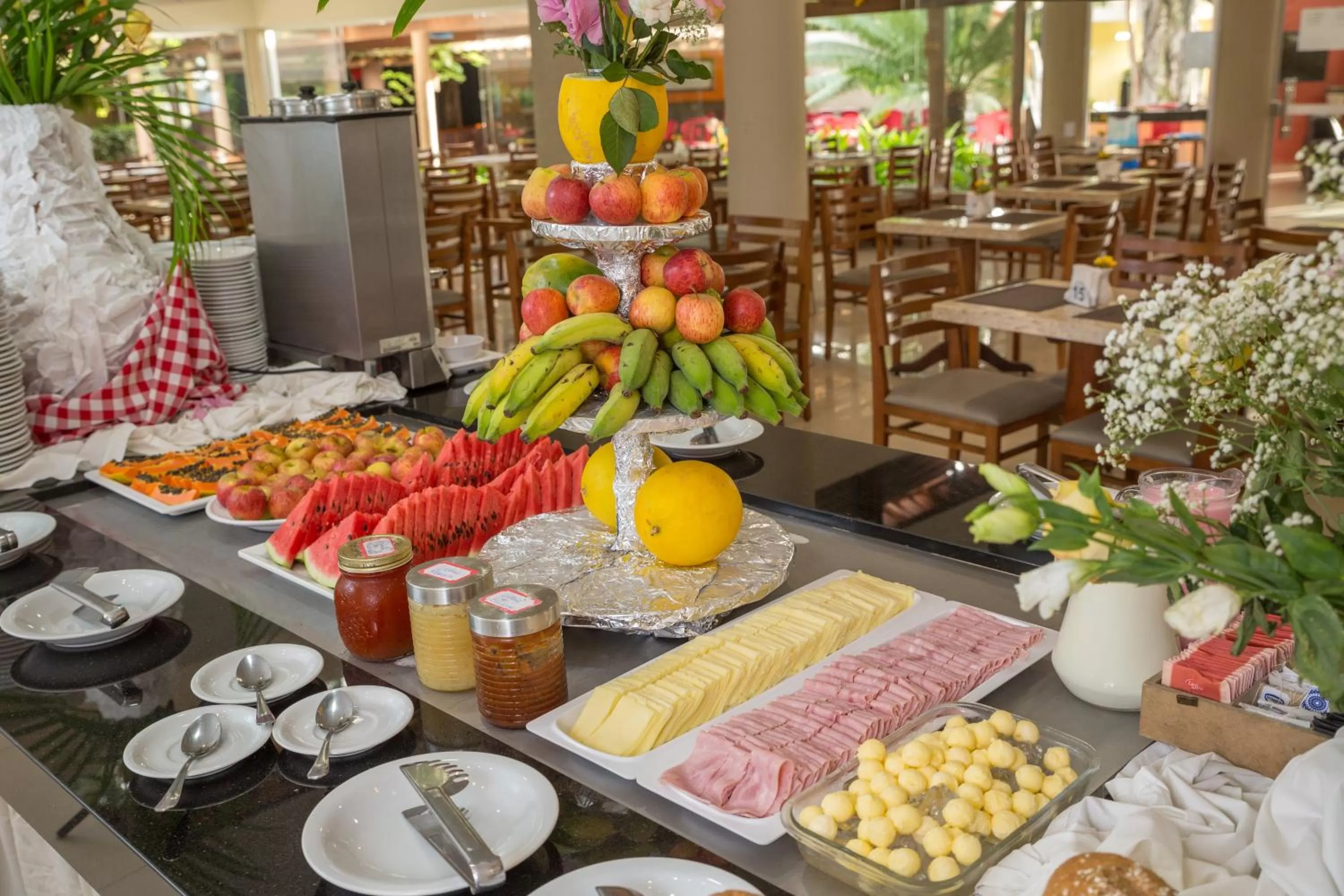 Continental breakfast in Floral Inn Family