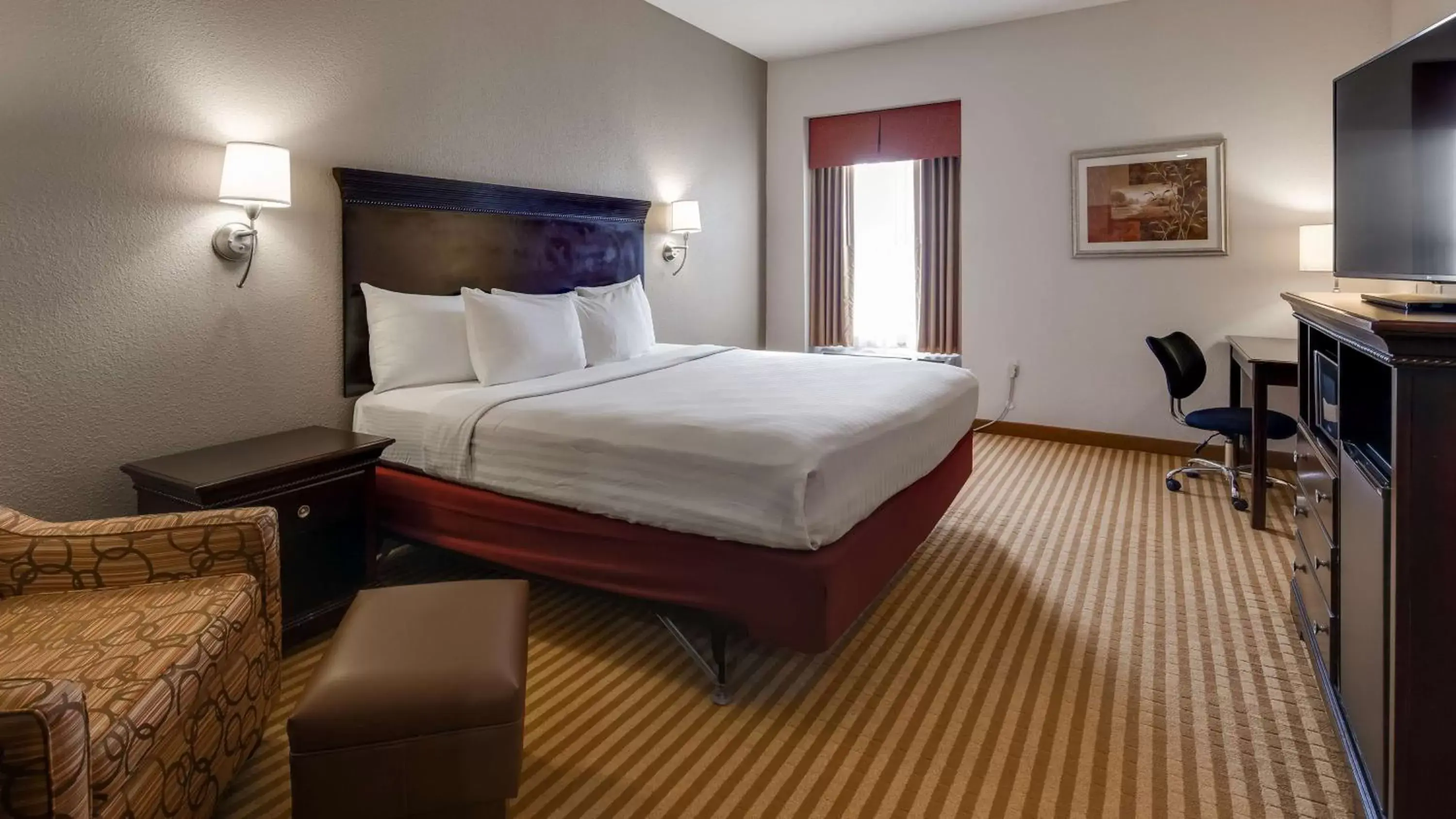 Photo of the whole room, Bed in Best Western Plus Greenville South