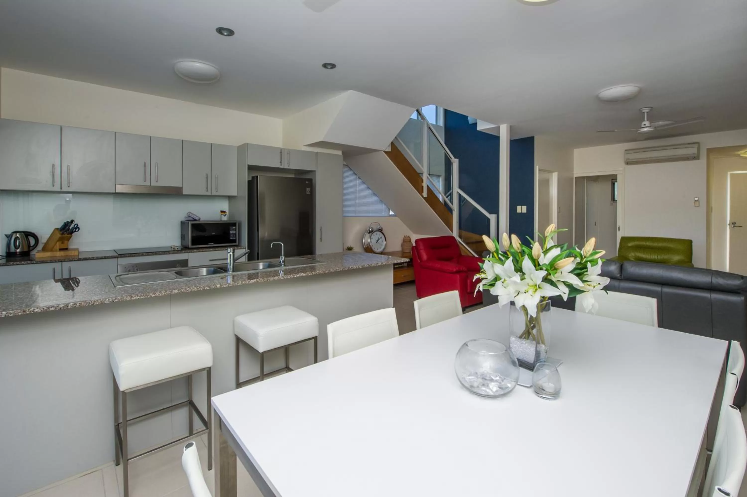 Beachside Magnetic Harbour Apartments