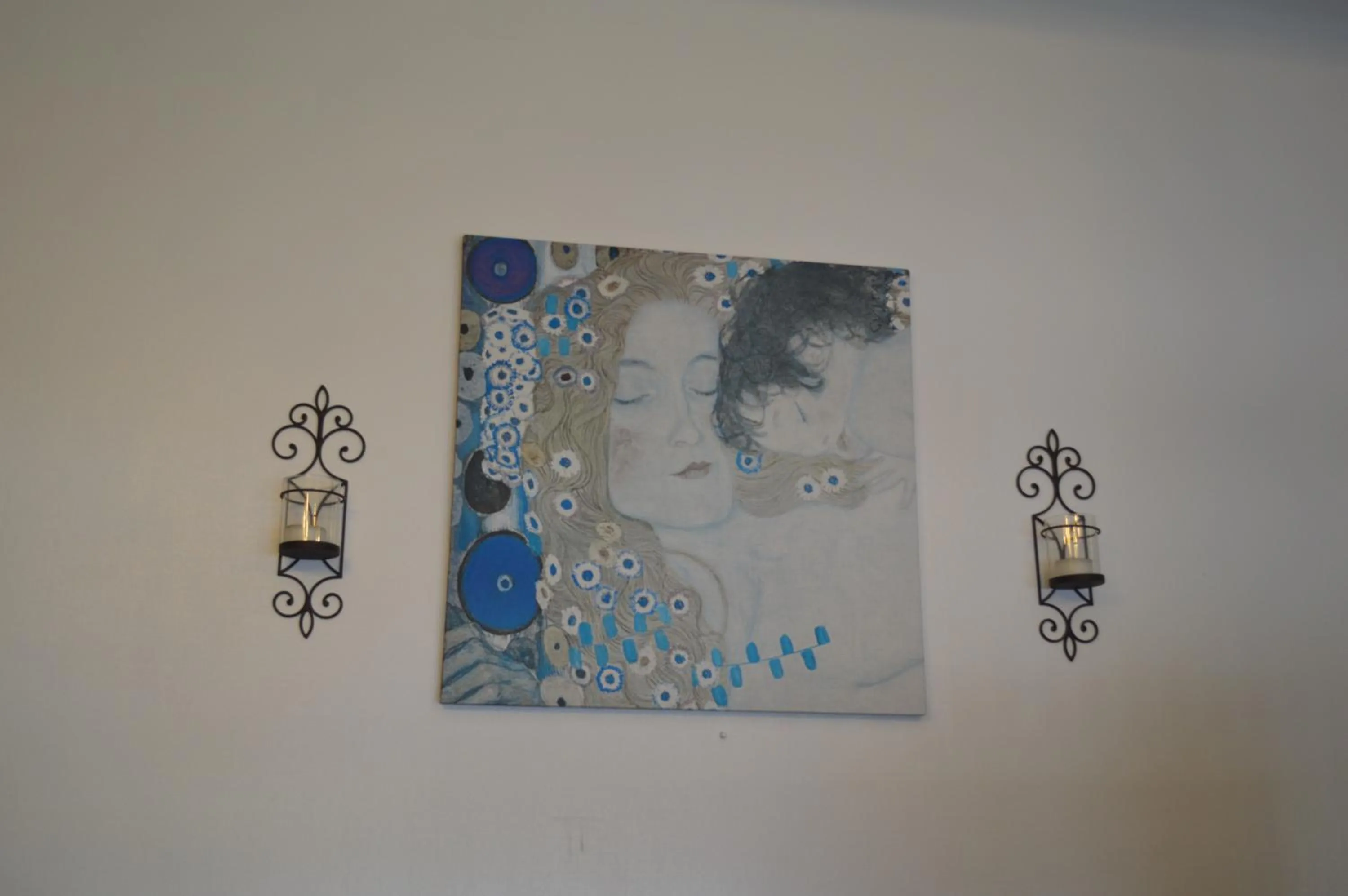 Logo/Certificate/Sign in Glass Slipper Inn - Stanford Palo Alto