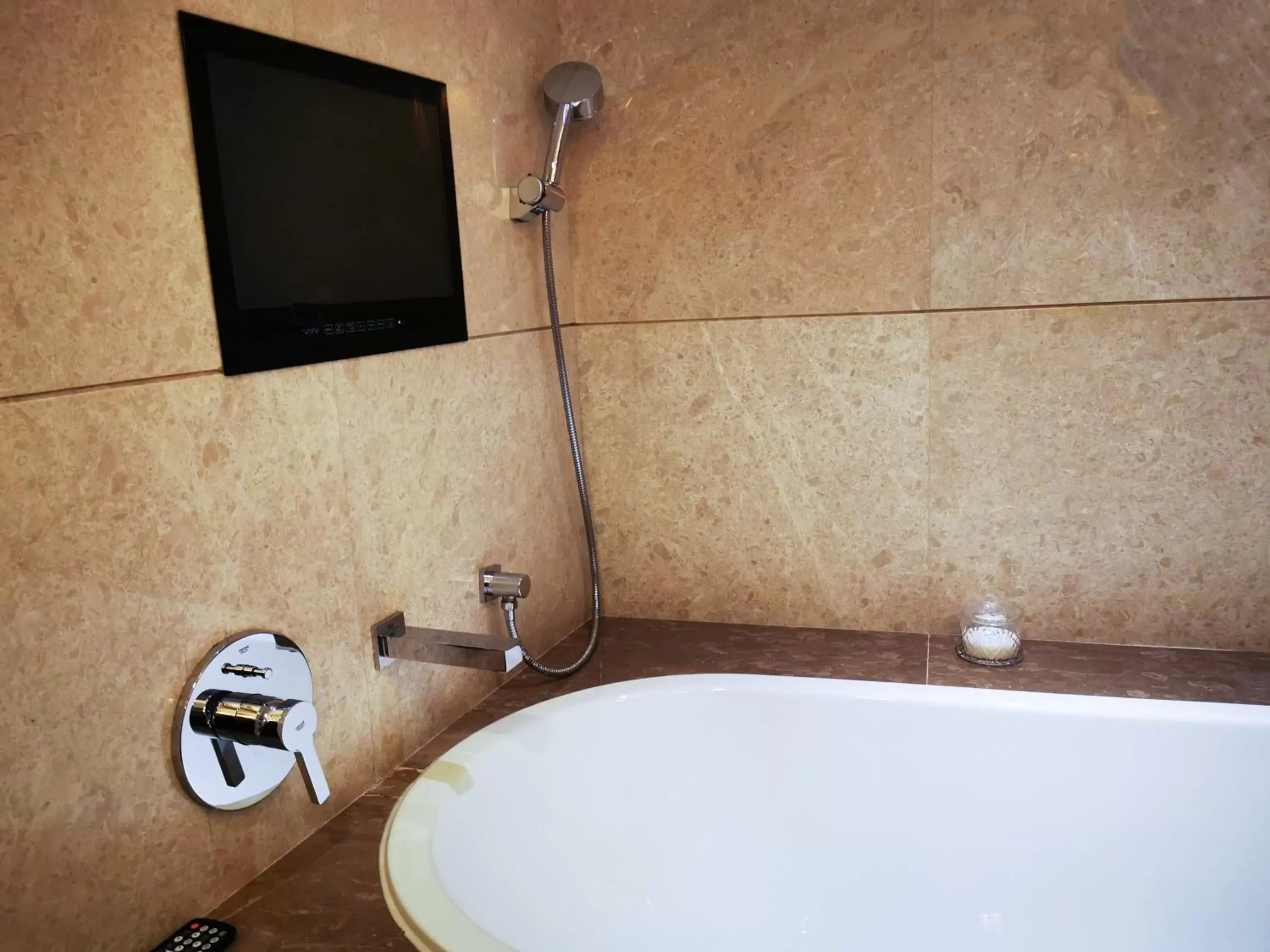 Bathroom in The Pavilion Hotel Shenzhen (Huaqiang NorthBusiness Zone)