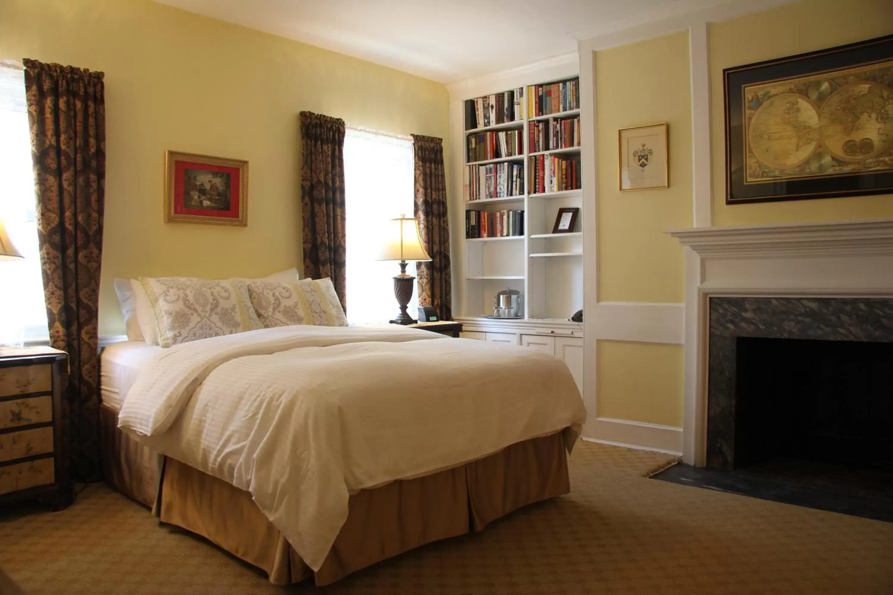 Bed in Morris House Hotel Bed in Morris House Hotel