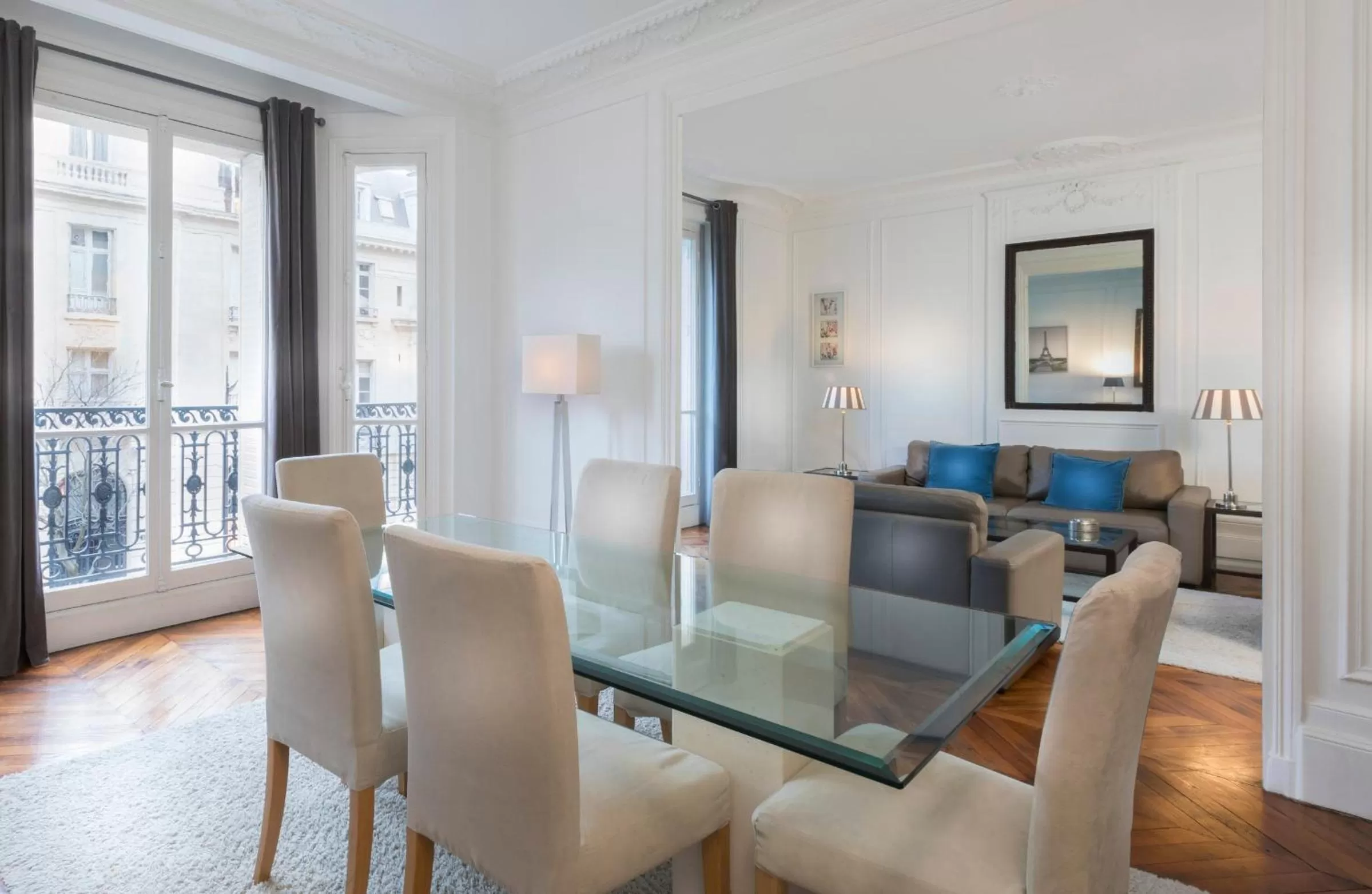 Dining area in Résidence Charles Floquet