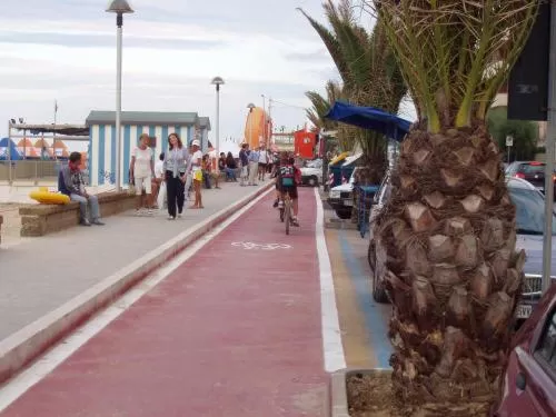 Nearby landmark, Neighborhood in B&B DREAM