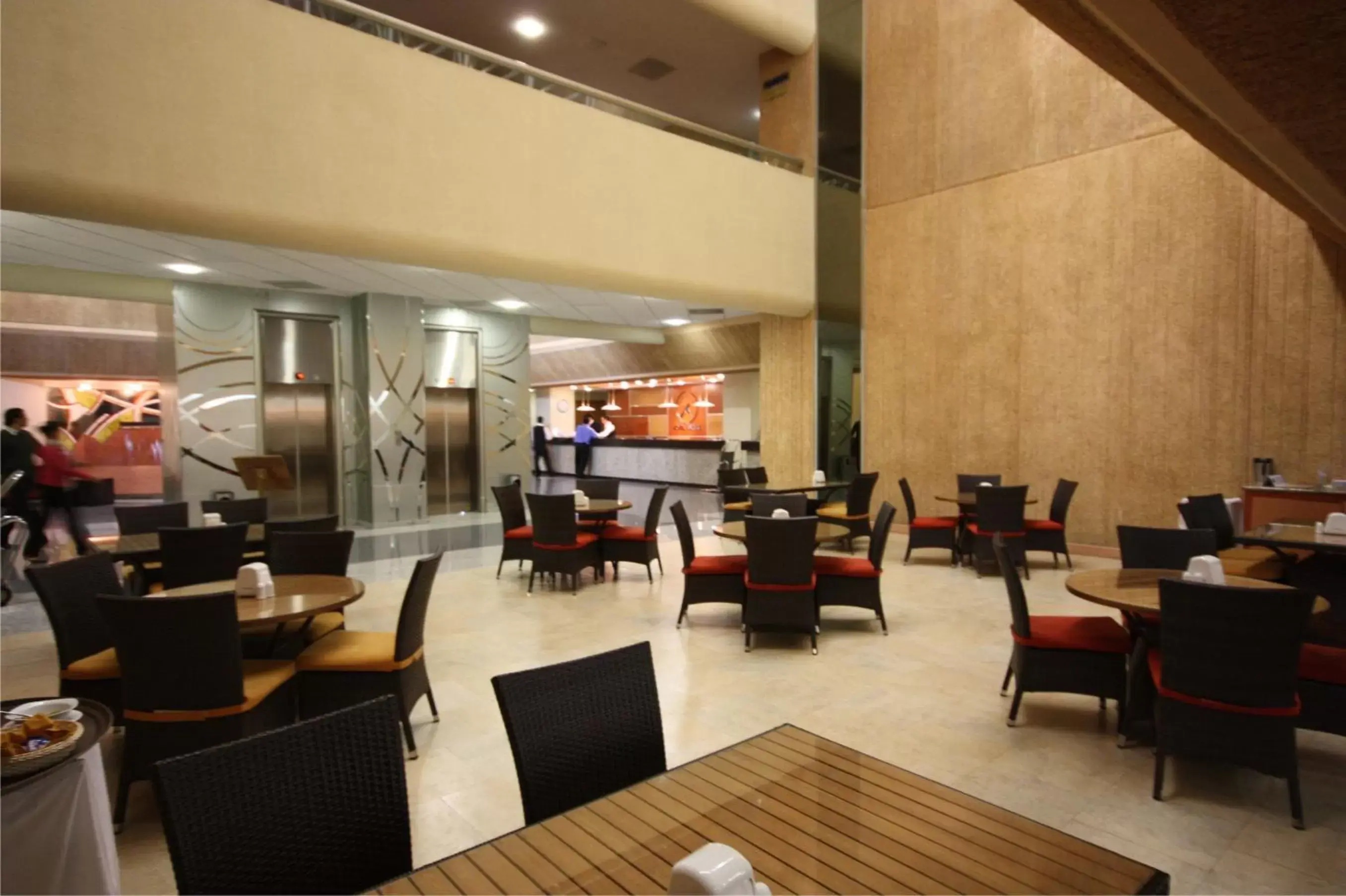 Restaurant/Places to Eat in Hotel Mirage